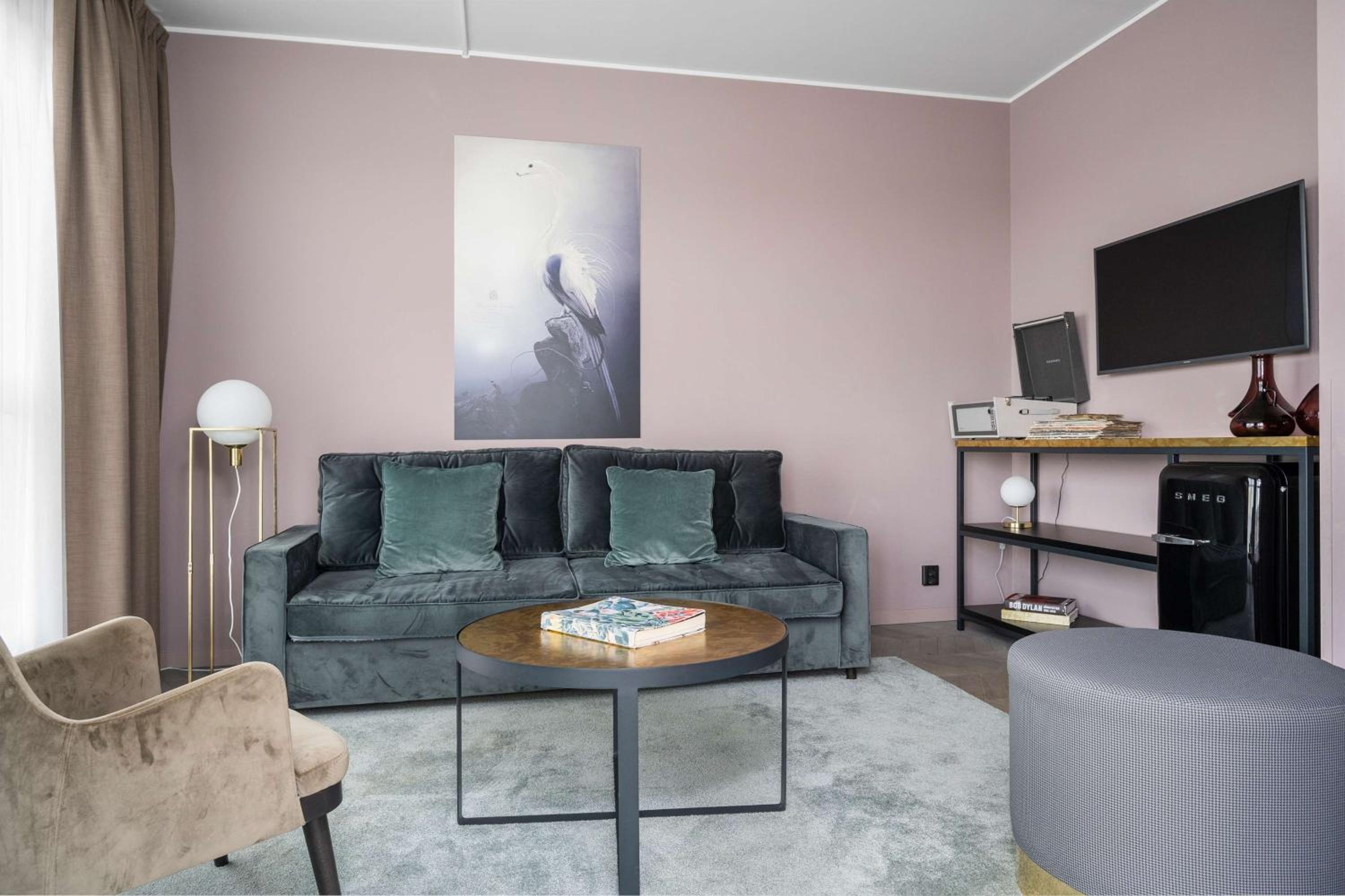 Suite with King Bed and Terrace - Non-Smoking - Photo 8