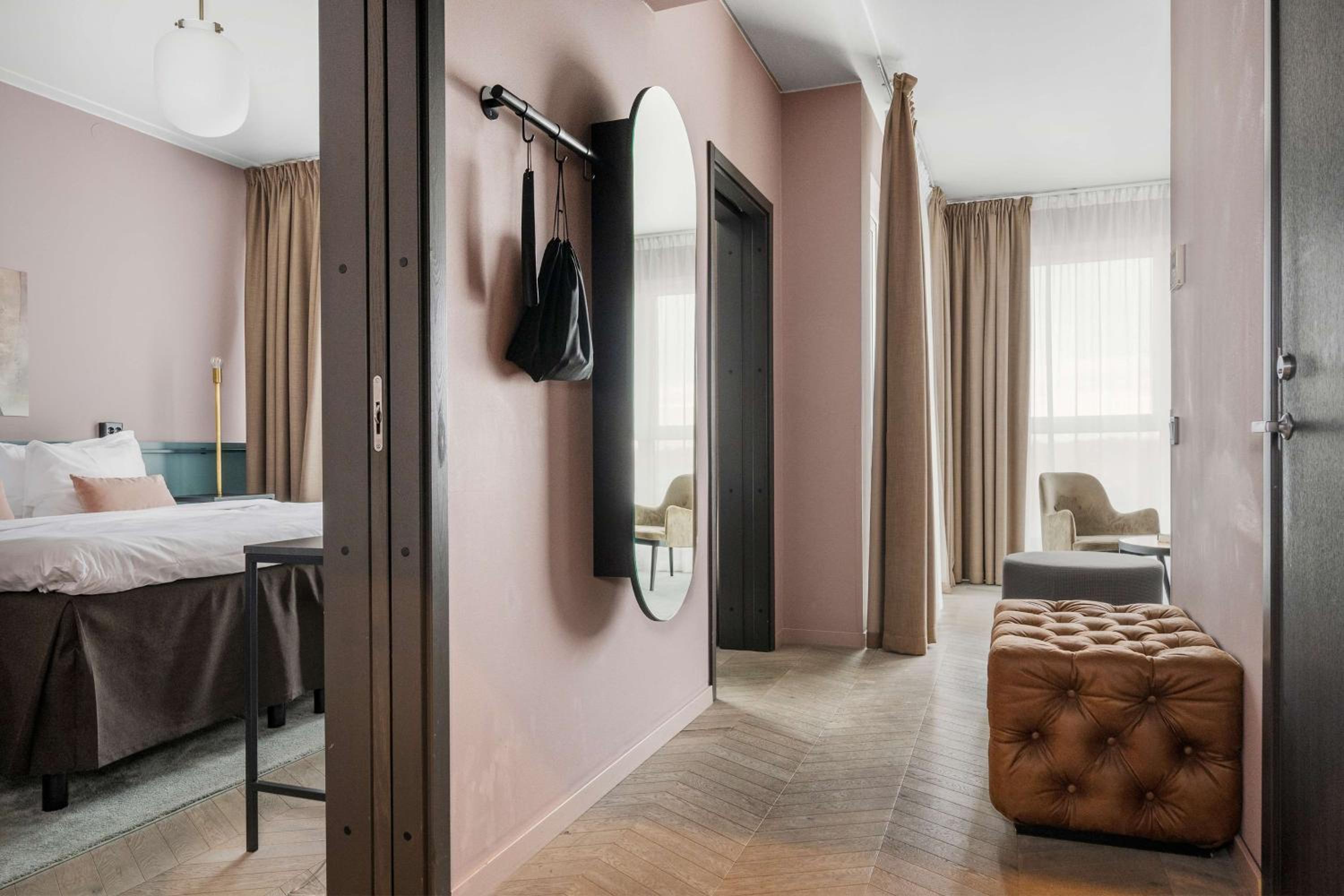 Suite with King Bed and Terrace - Non-Smoking - Photo 7