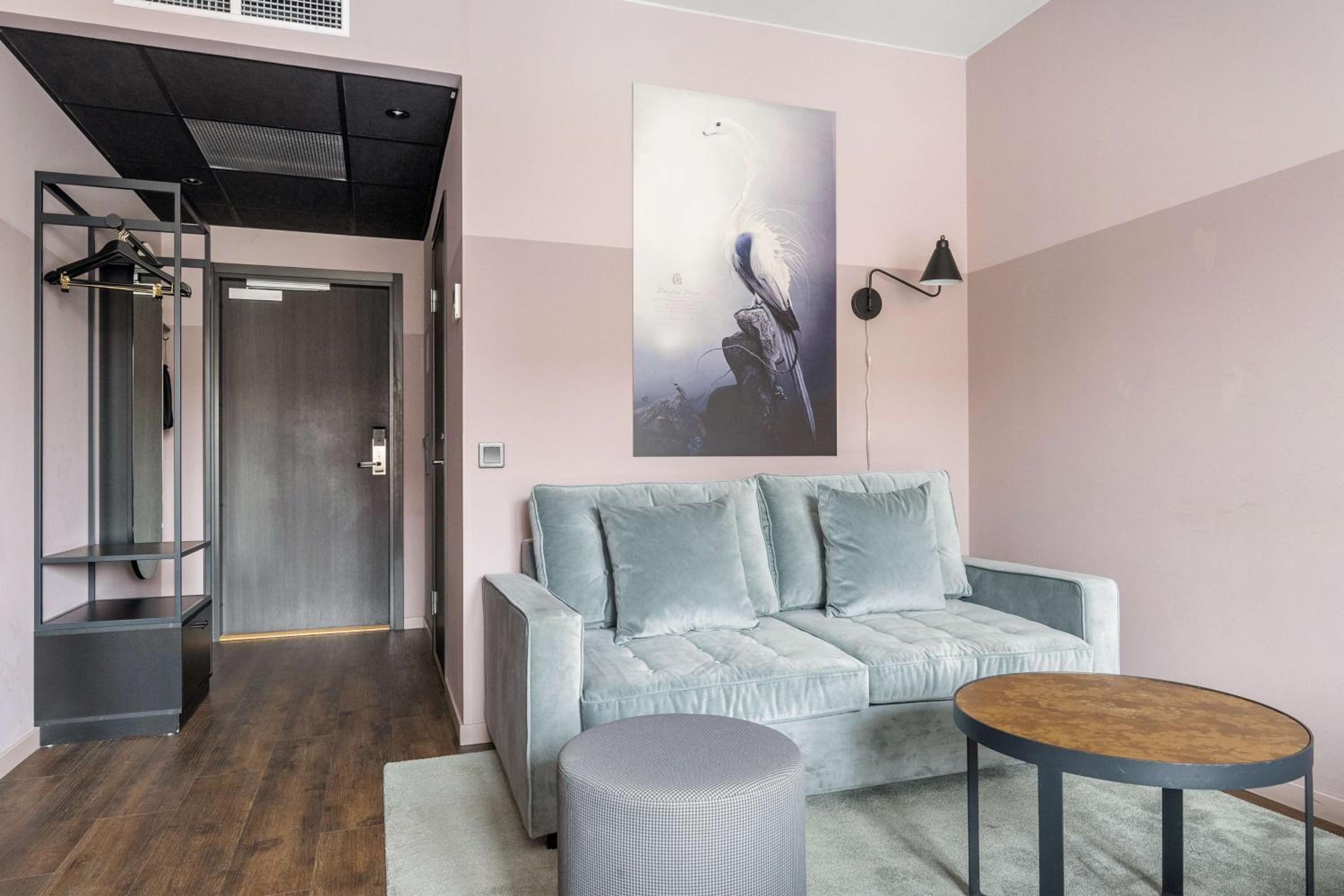Family Room with Queen Bed and Sofa Bed - Non-Smoking - Photo 8