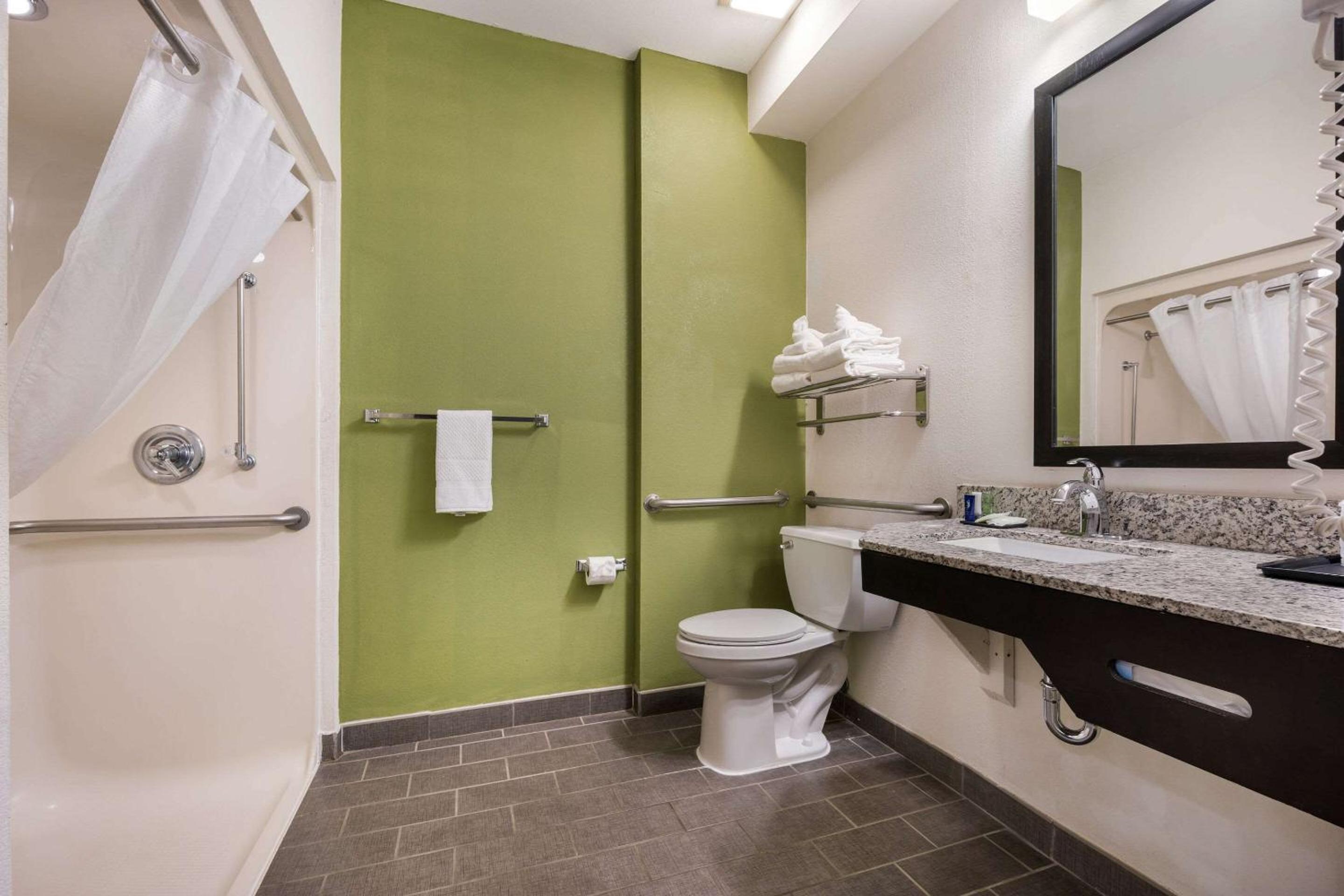 Queen Room - Disability Access/Non-Smoking - Photo 4