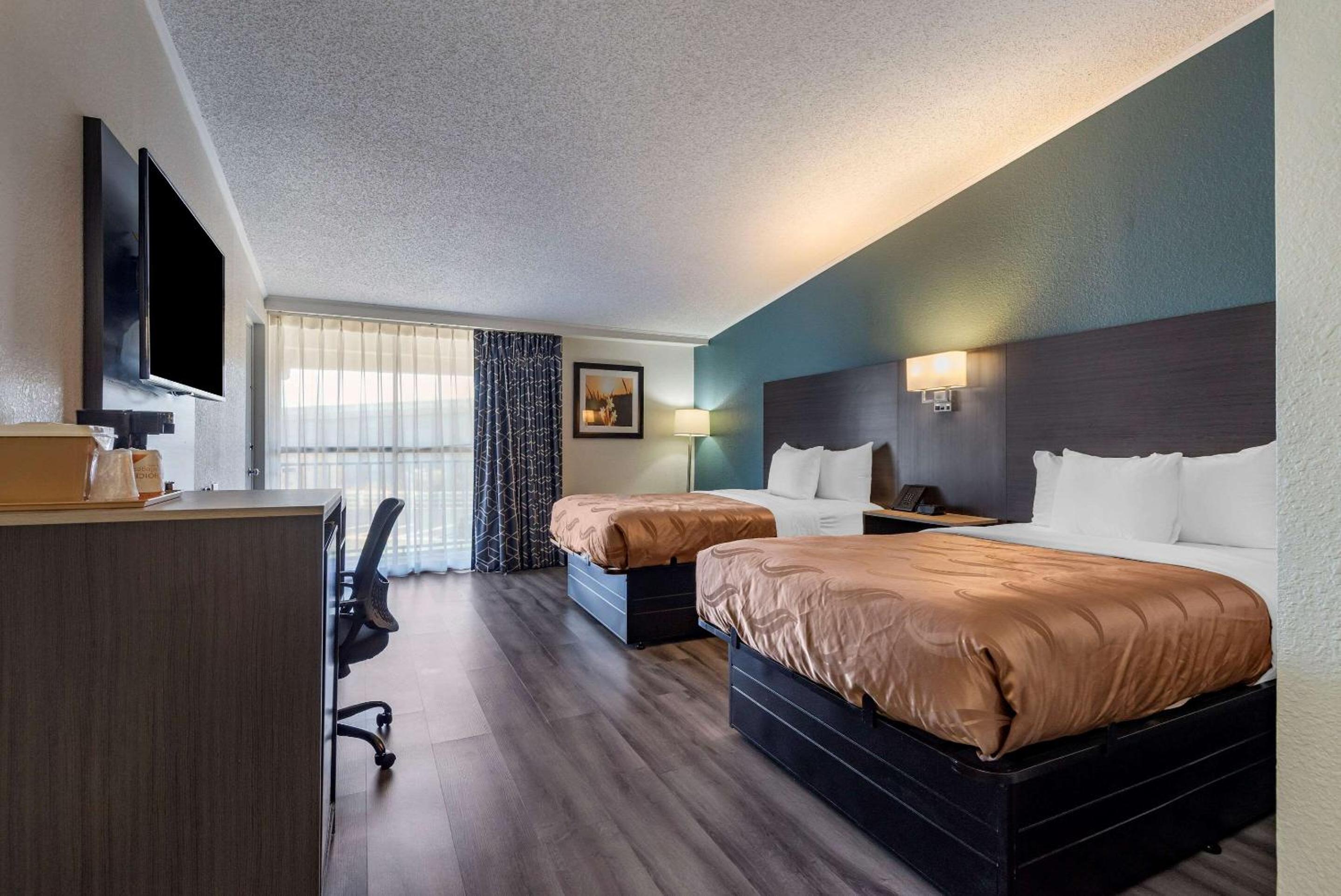 Double Room with Two Double Beds - Non-Smoking - Photo 1