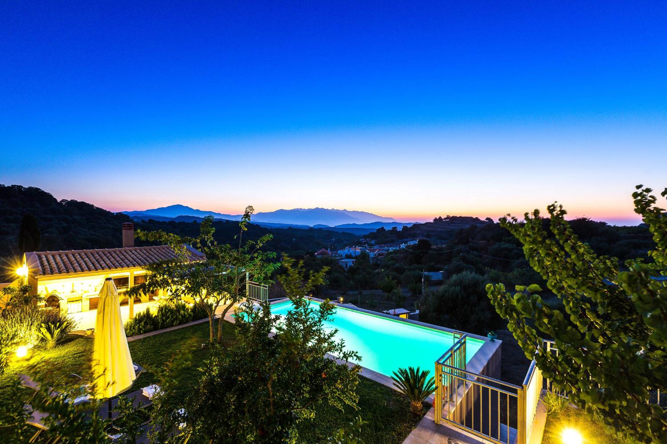 Villa photo 2