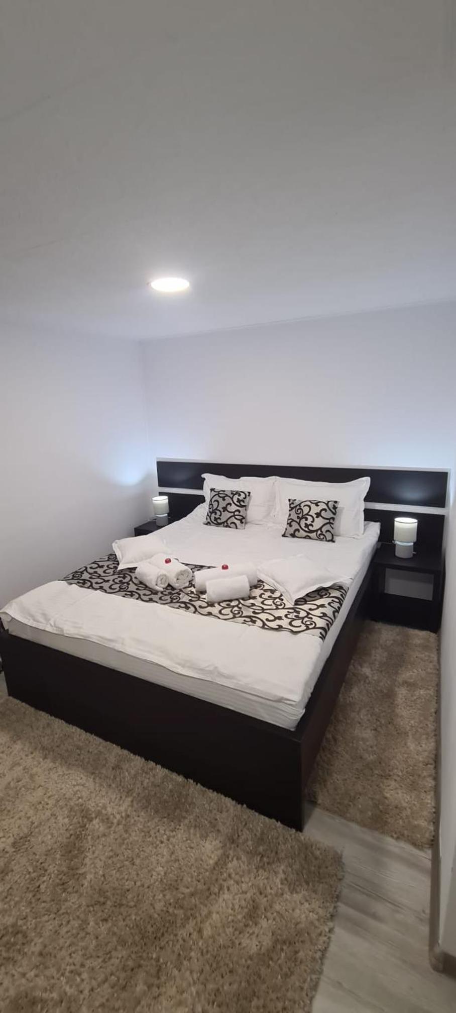 Double Room with Private Bathroom - Photo 1