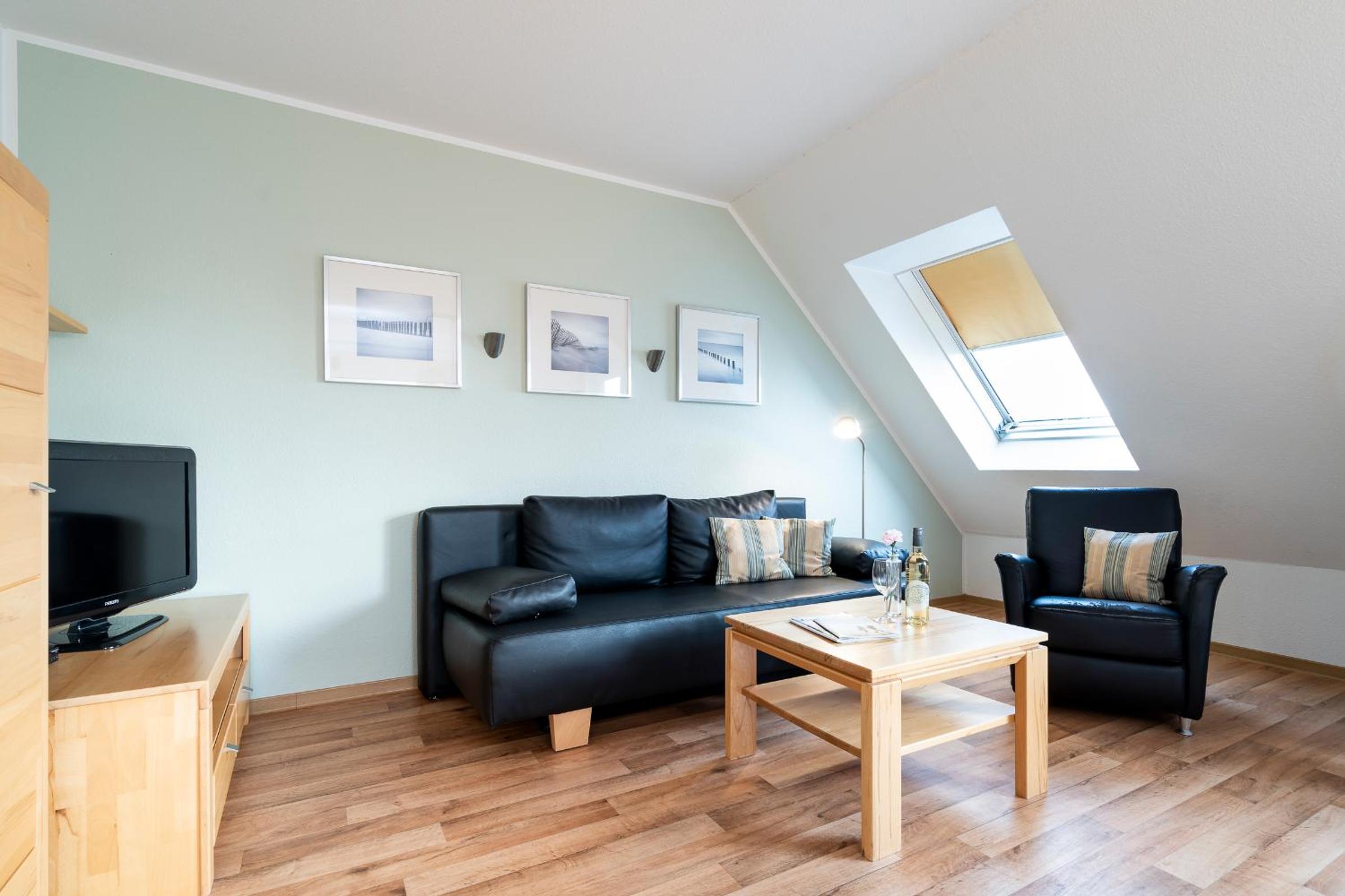 Apartment with Balcony photo 1