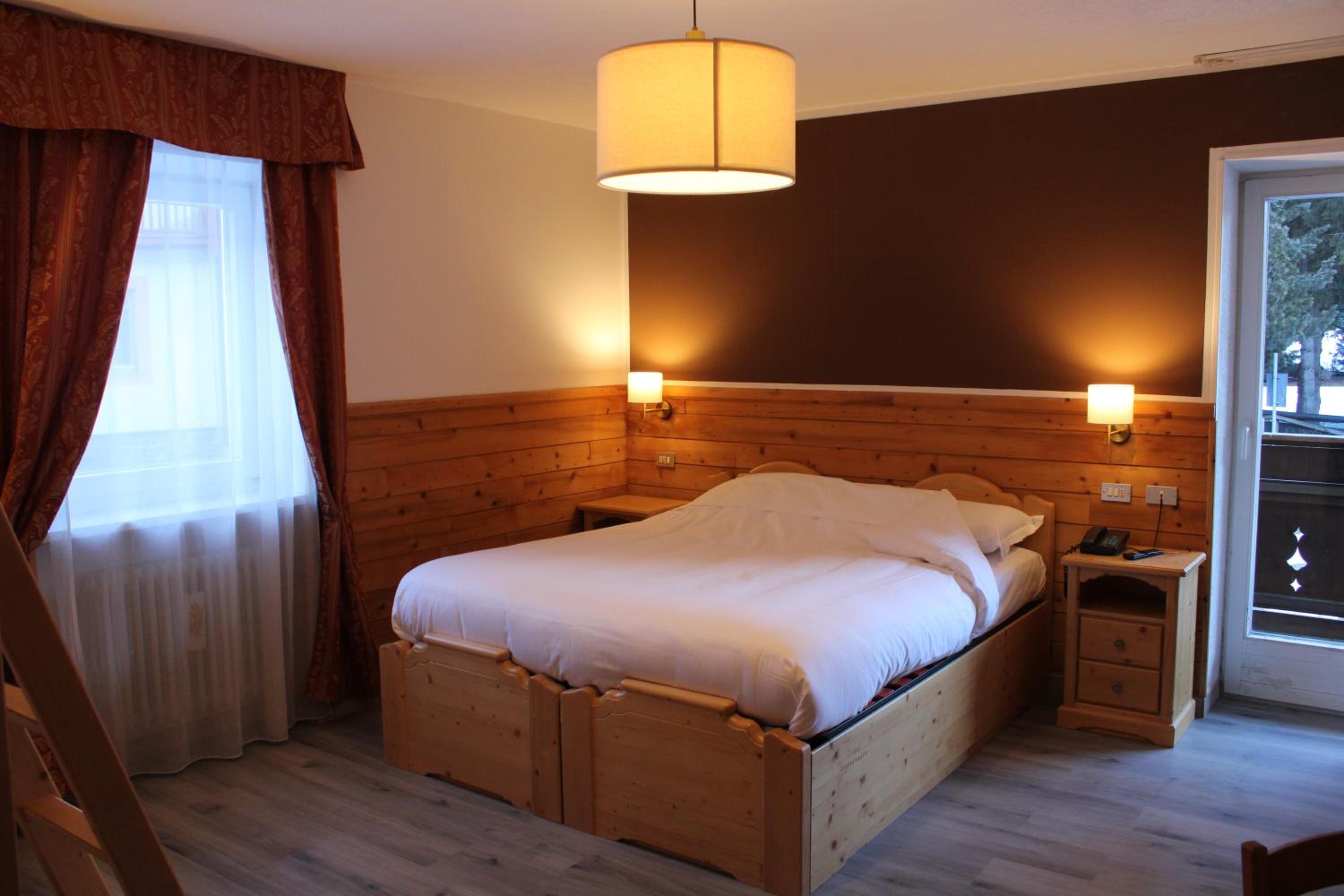 Superior Quadruple Room photo 2