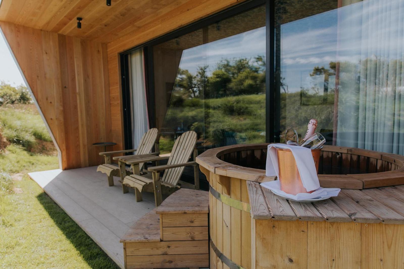 Family Garden Room with Hot Tub - Photo 3