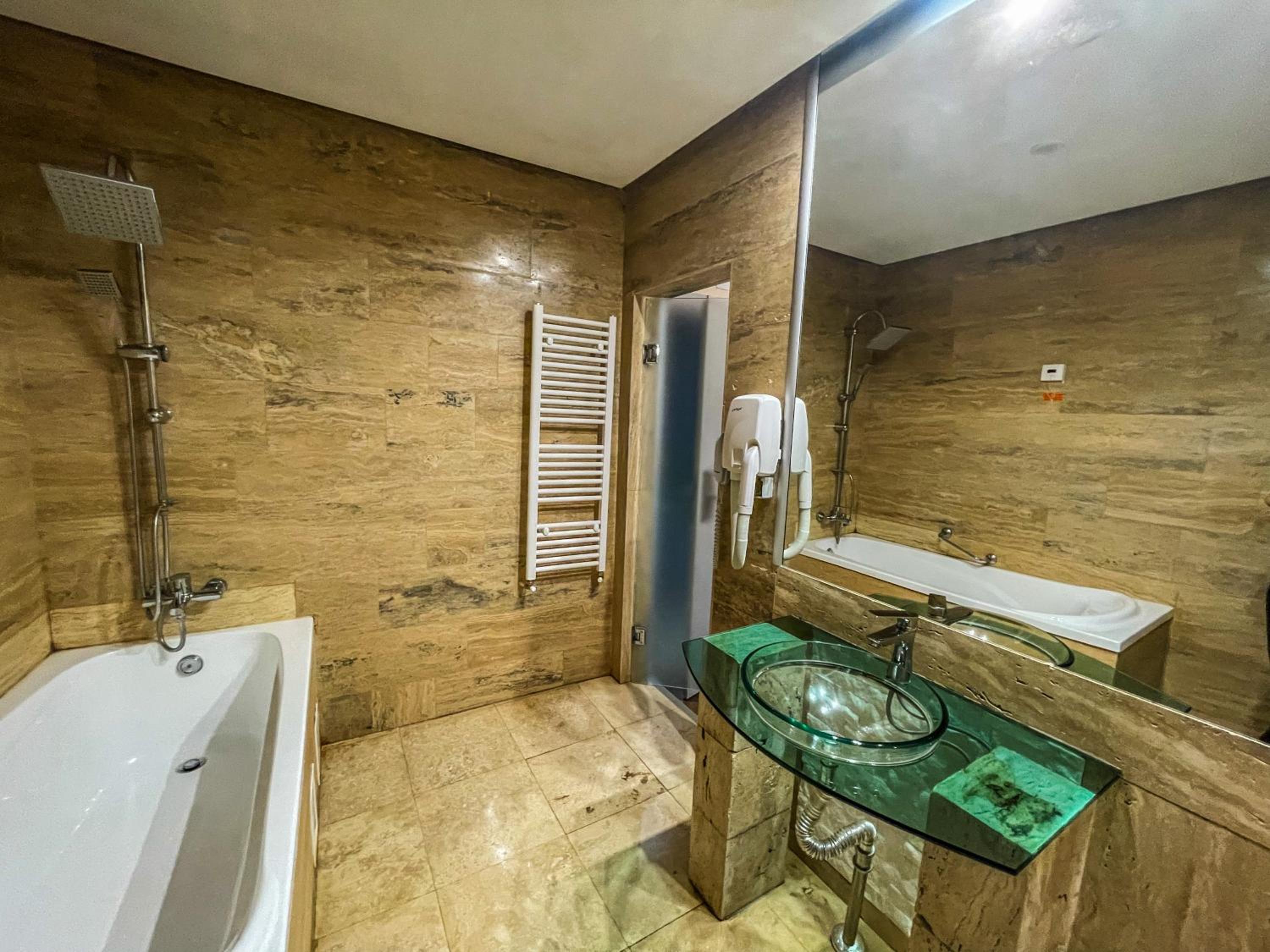 Deluxe Double Room - Photo 5