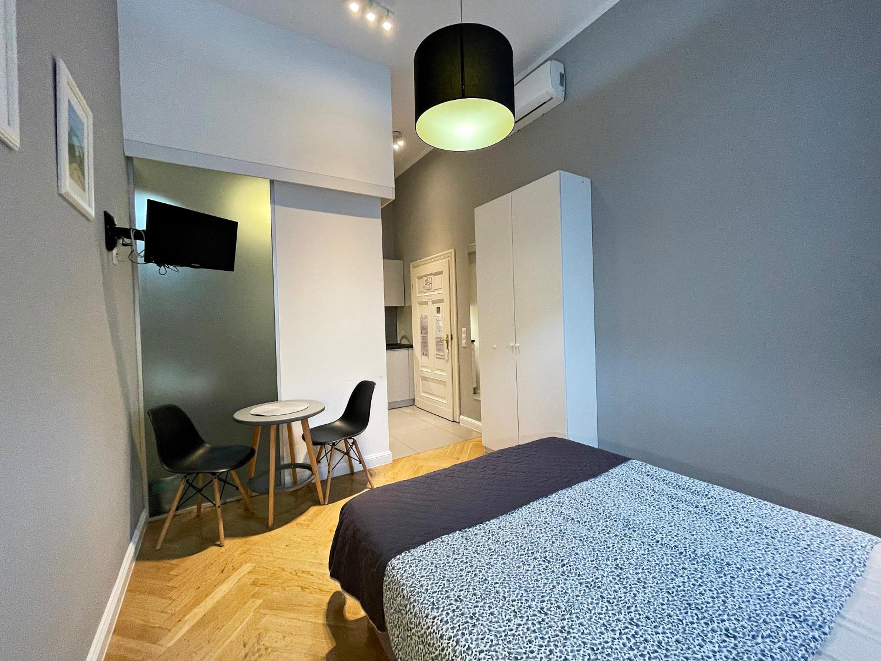 Standard Apartment with Courtyard View photo 3