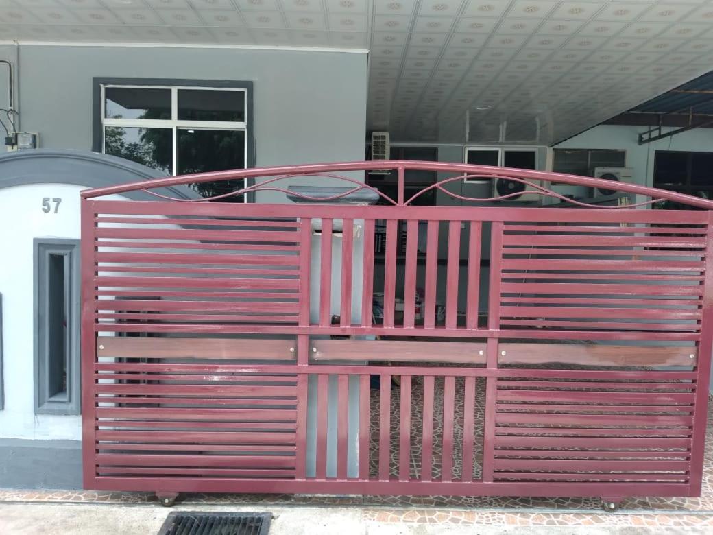 One-Bedroom House photo 1
