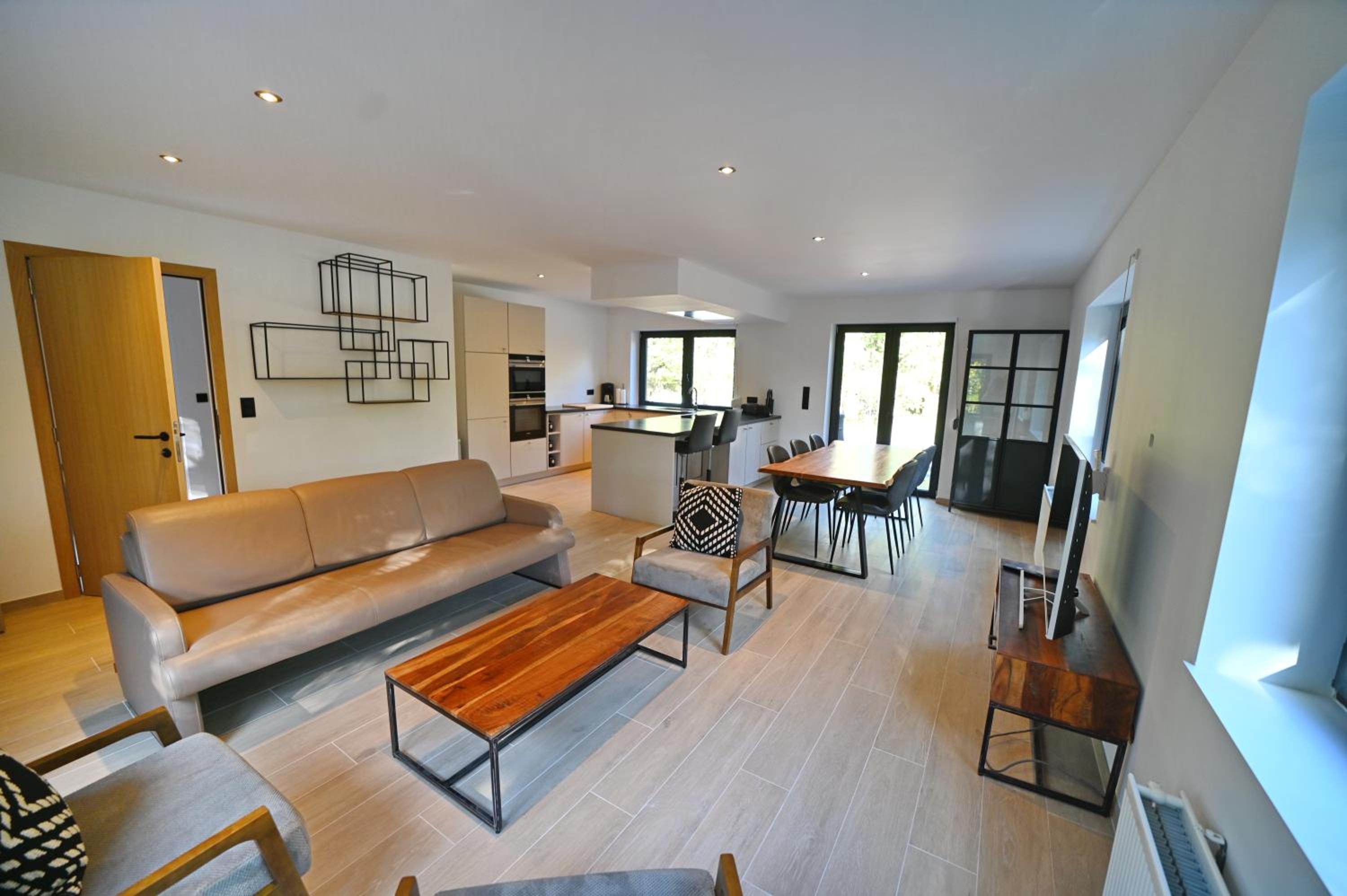 Three-Bedroom House photo 2