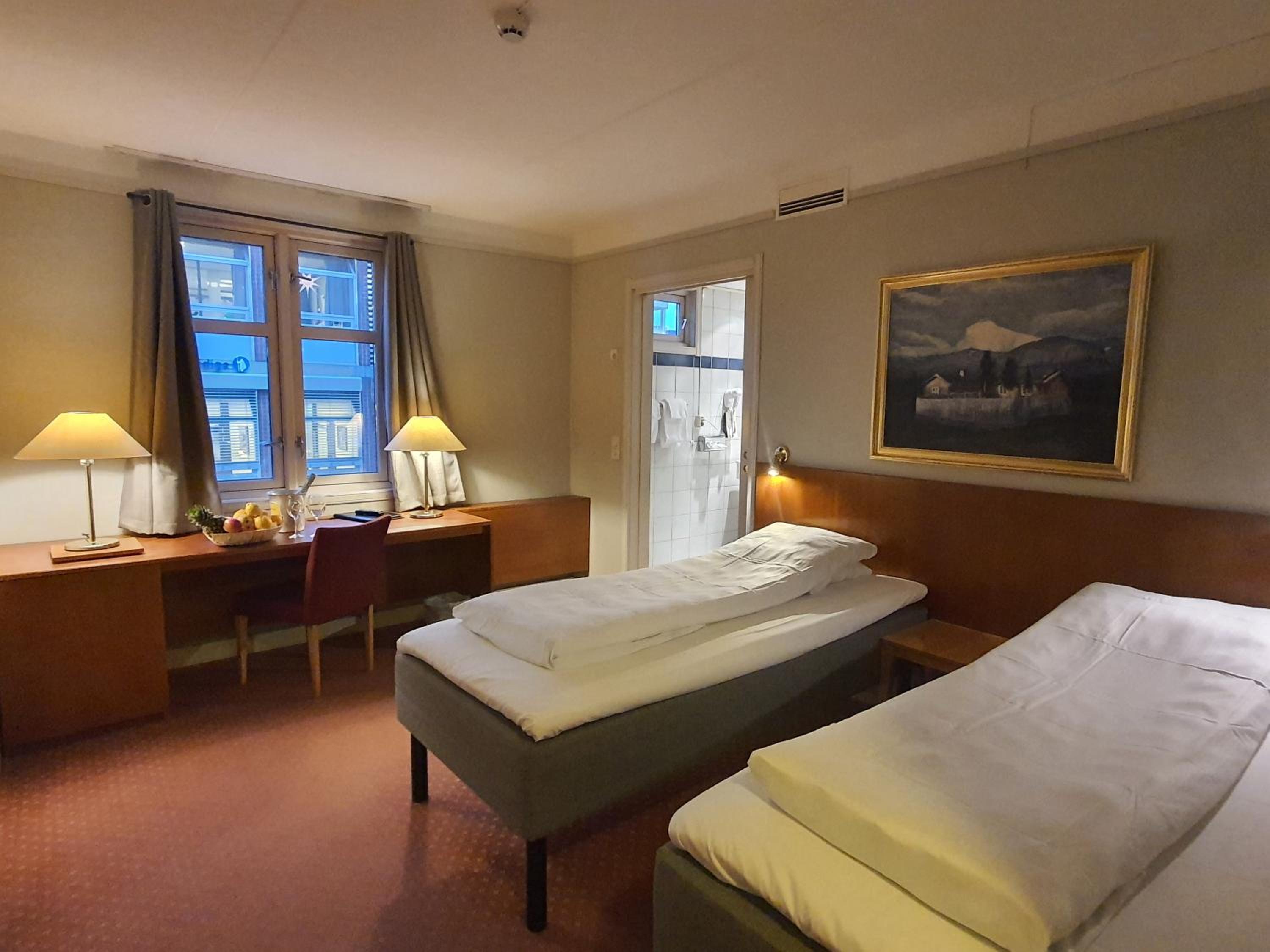 Twin Room - Photo 1