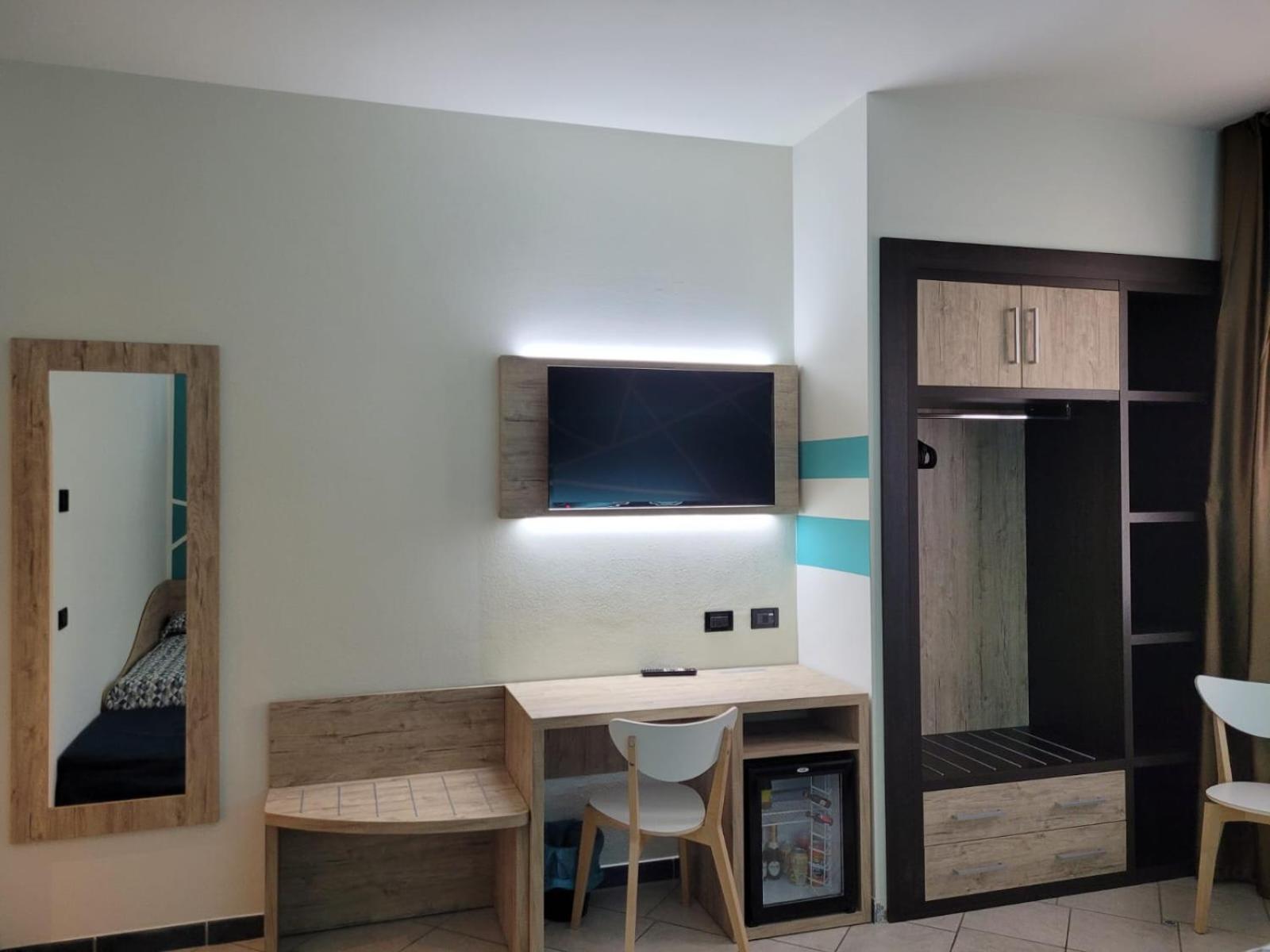 Double Room - Photo 12