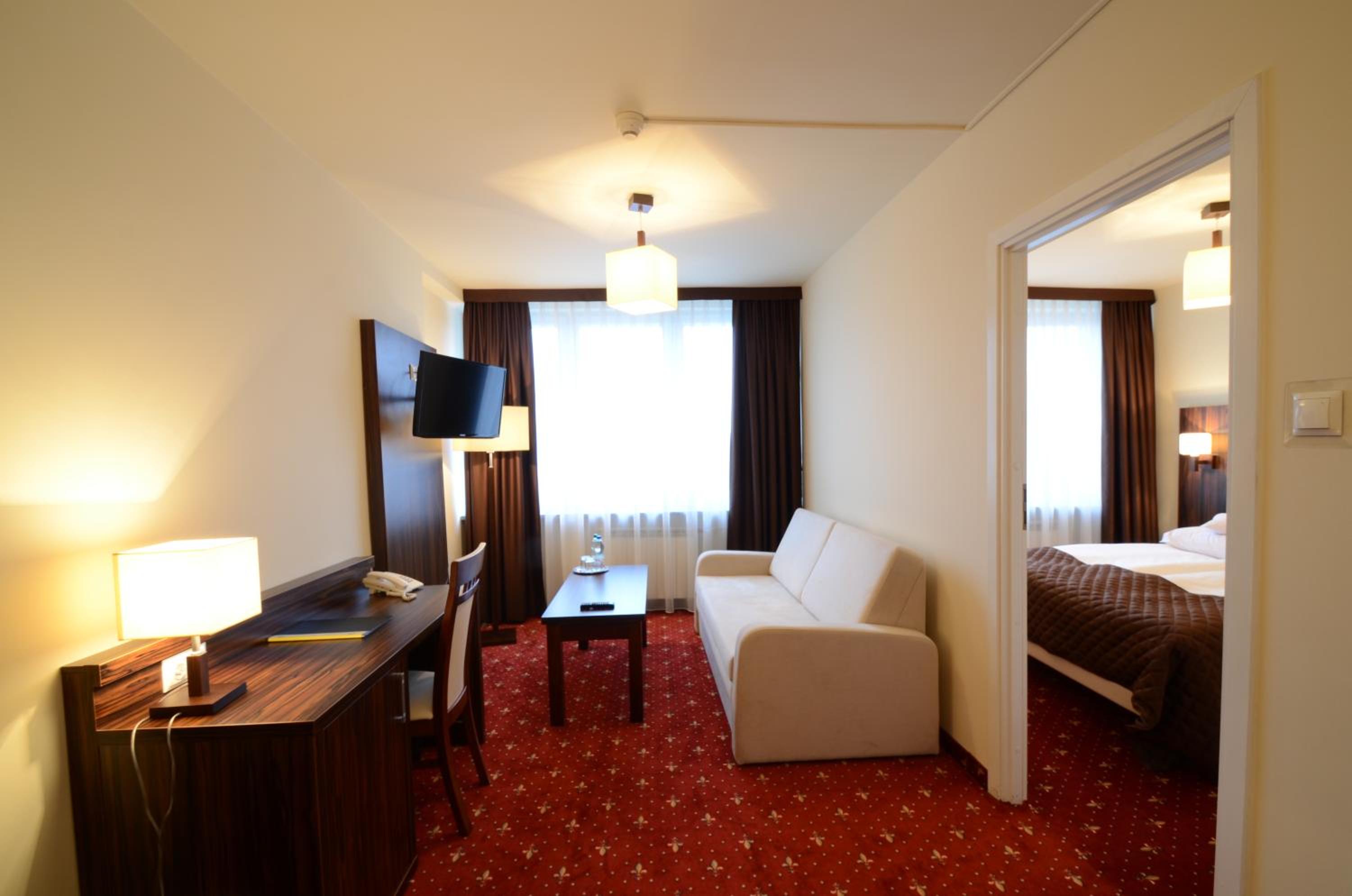 King Studio with Sofa Bed photo 1