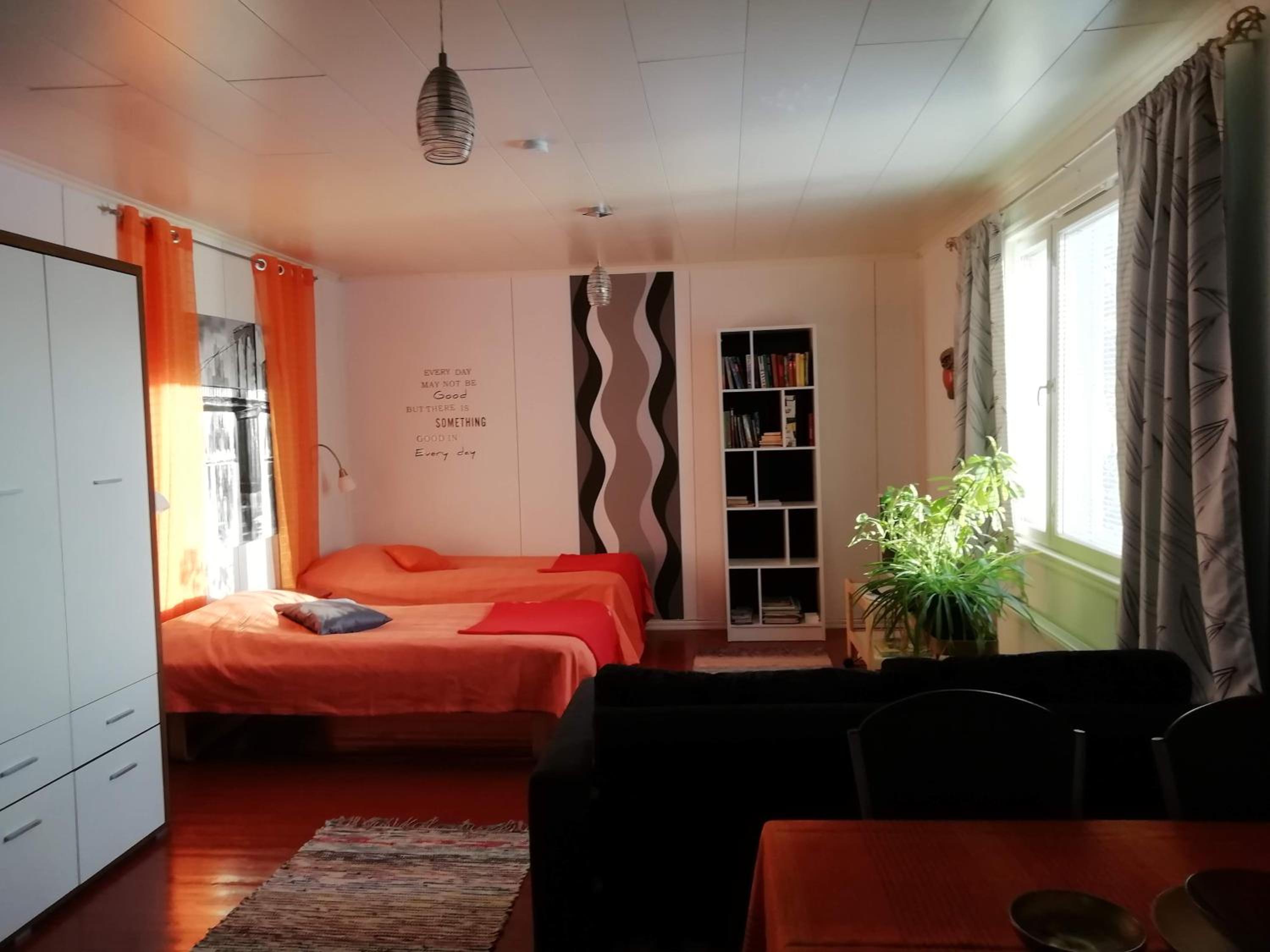 Studio Apartment - Photo 1