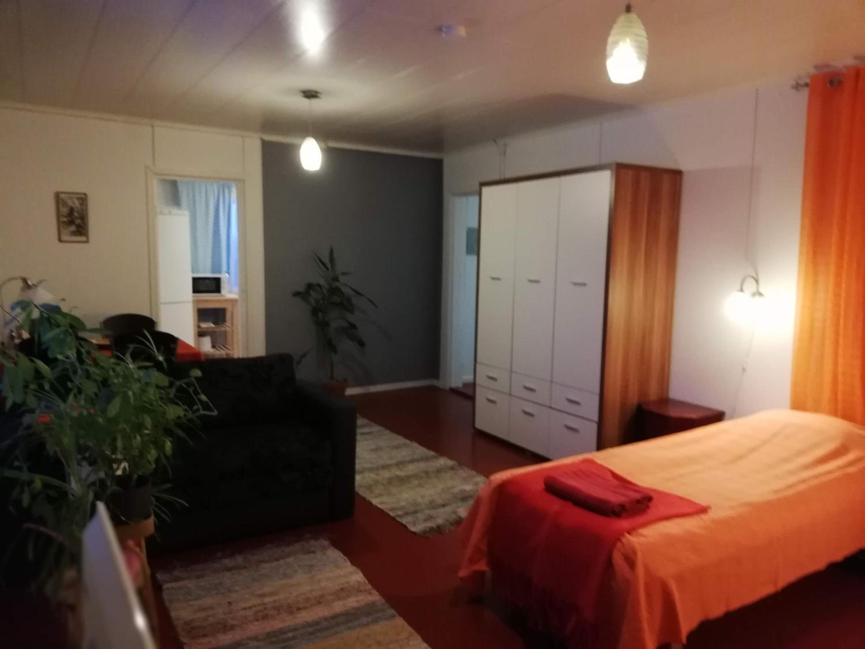 Studio Apartment - Photo 2