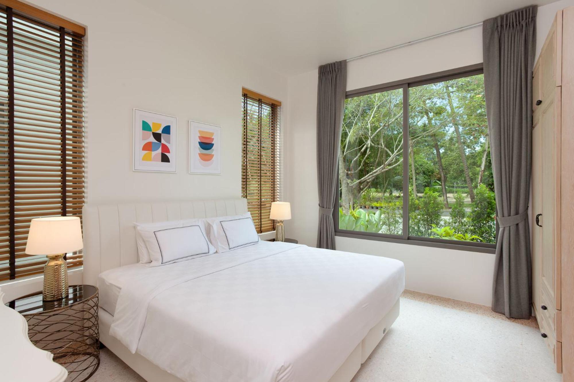 3-Bedroom Seafront Pool Suite photo 3