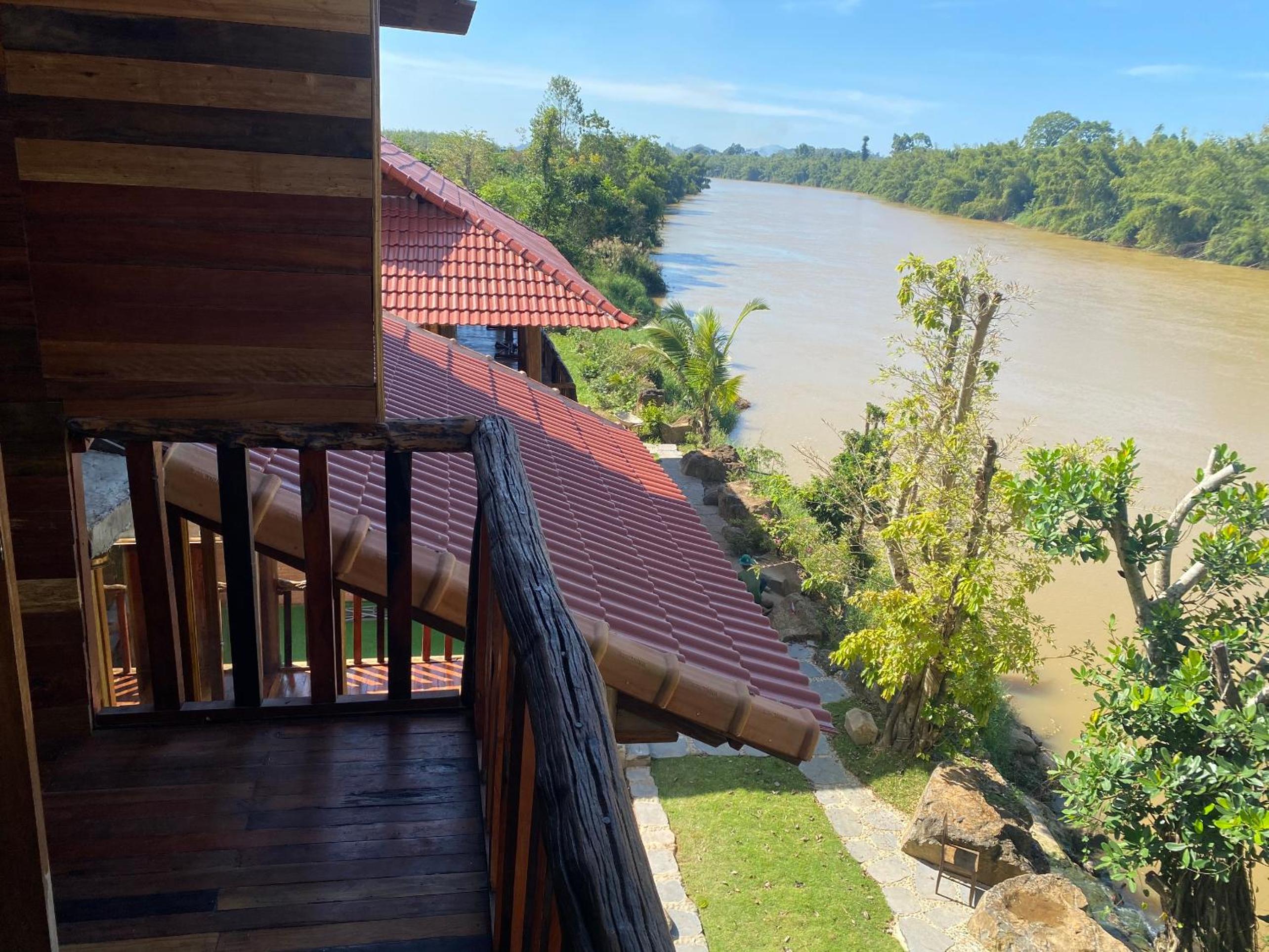 Bungalow - Water Front  photo 1