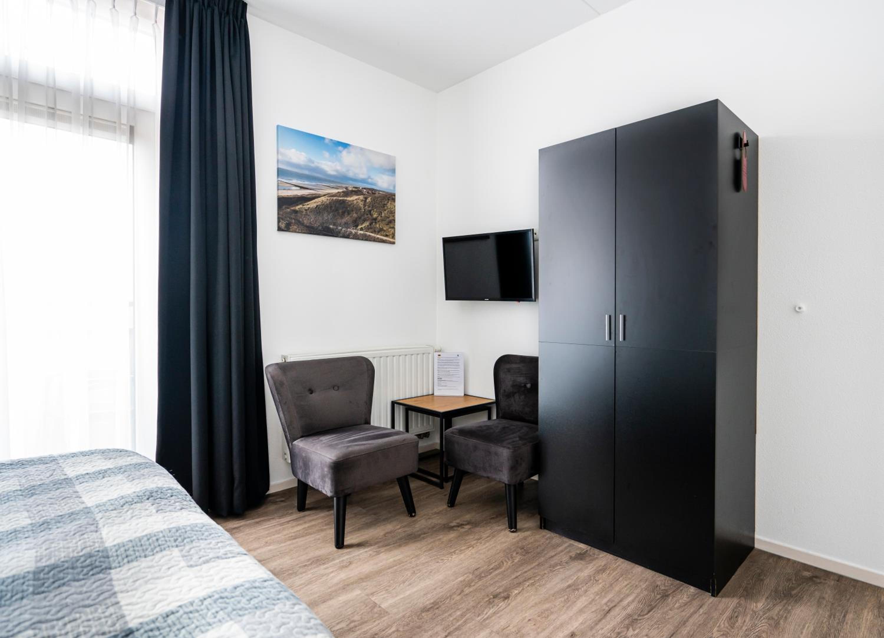 Twin Room with Private Bathroom
