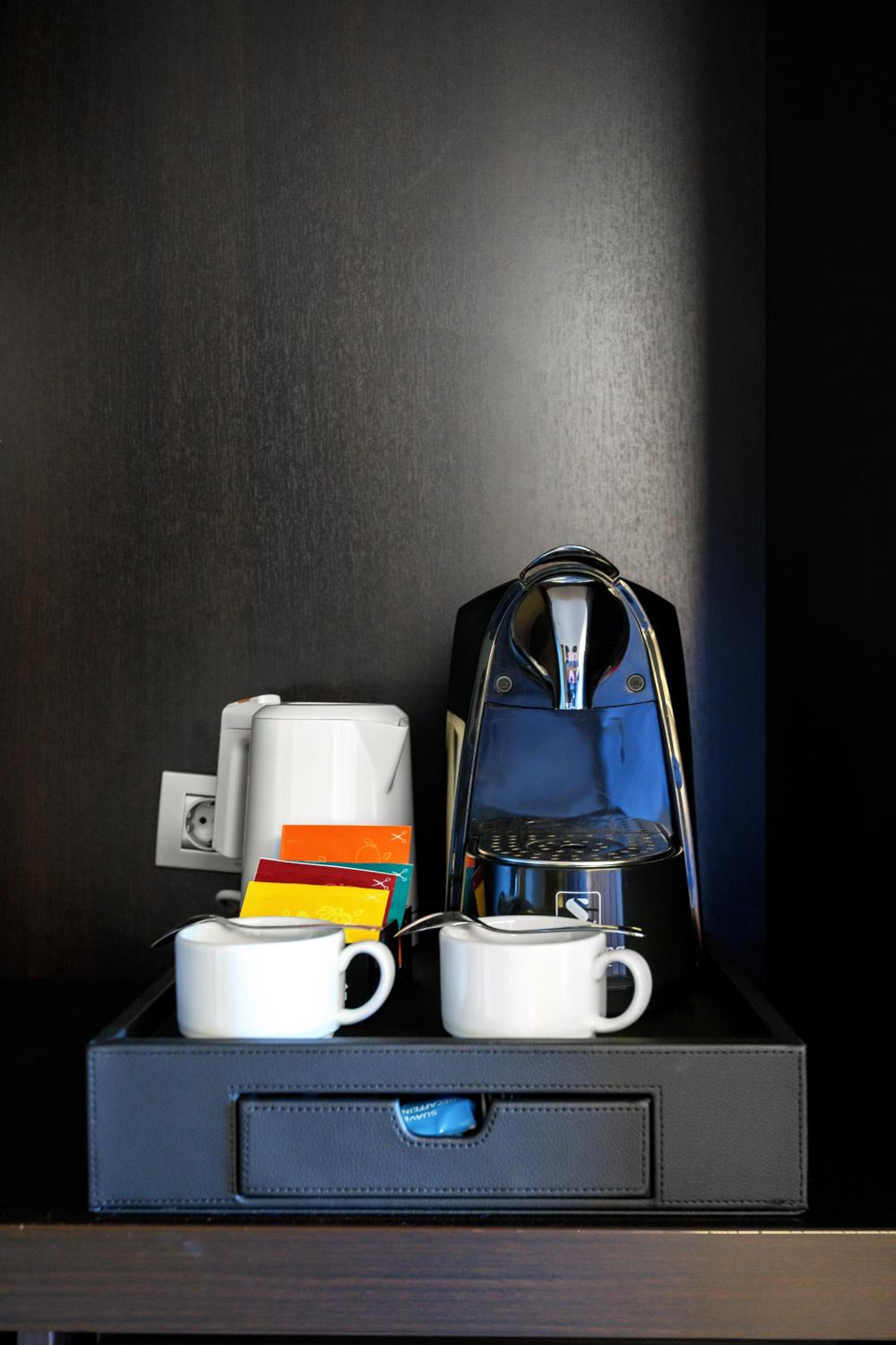 Business King Room - Non-Smoking - Photo 4