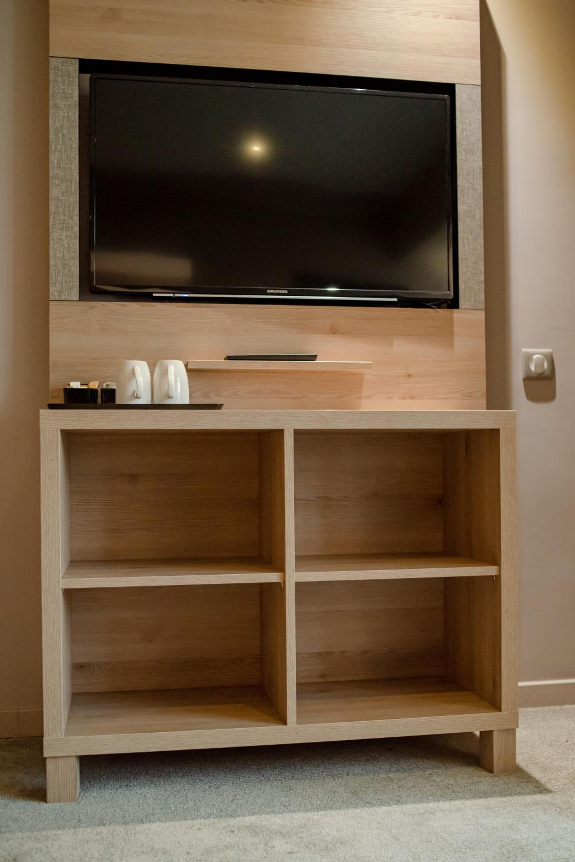 Premium Studio with Hill View