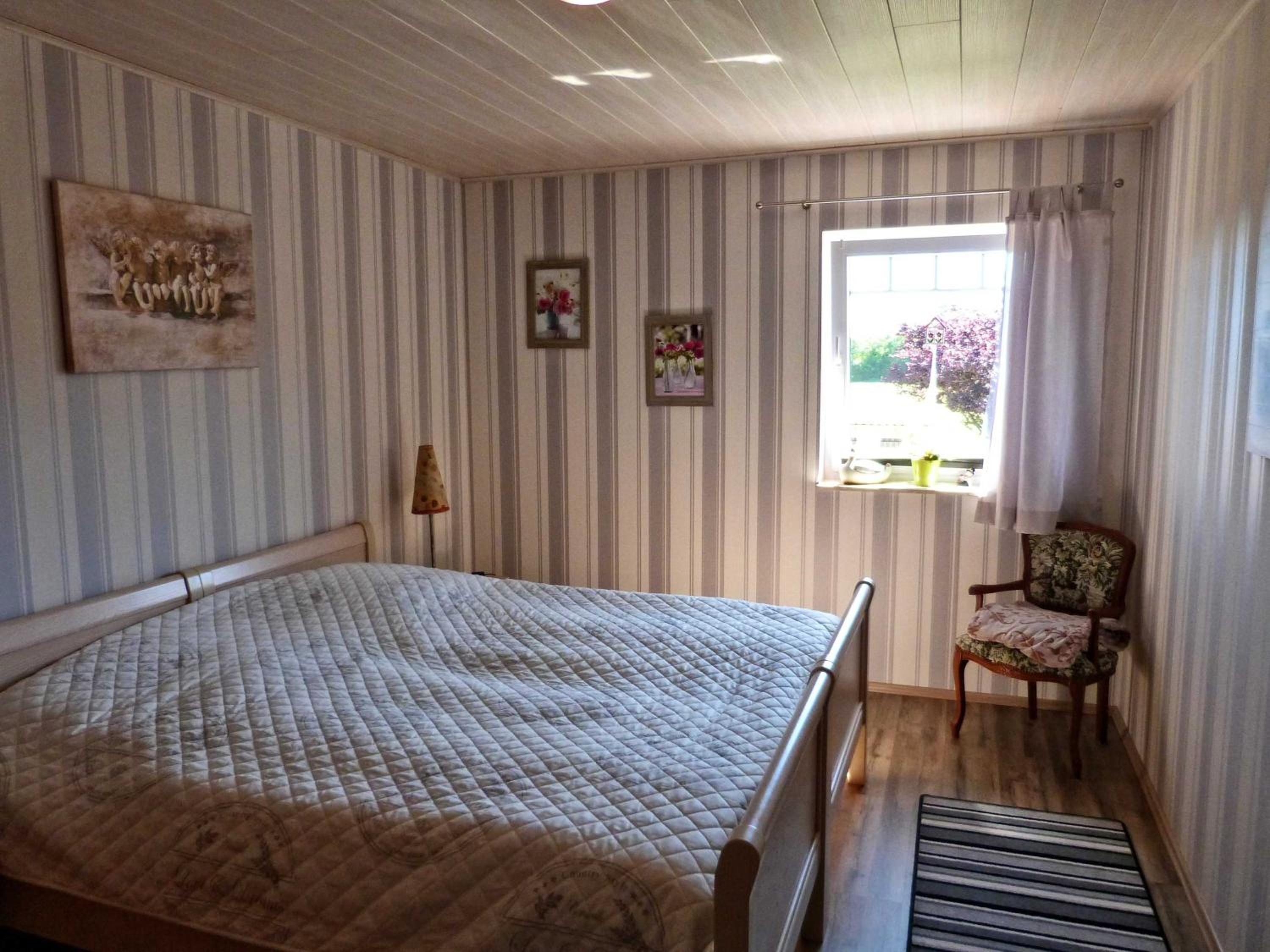 Two-Bedroom Apartment with Shower  photo 3