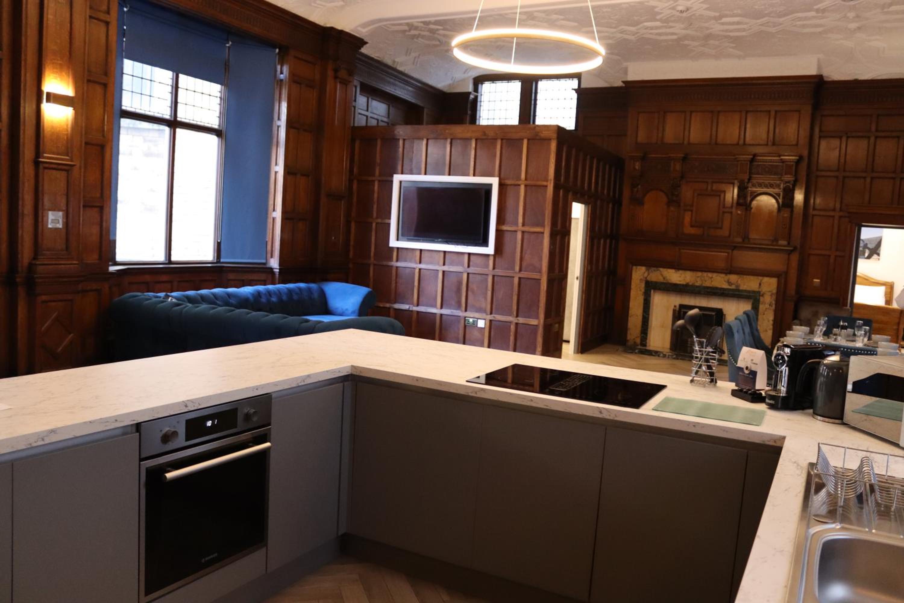 Two-Bedroom Apartment - Photo 8