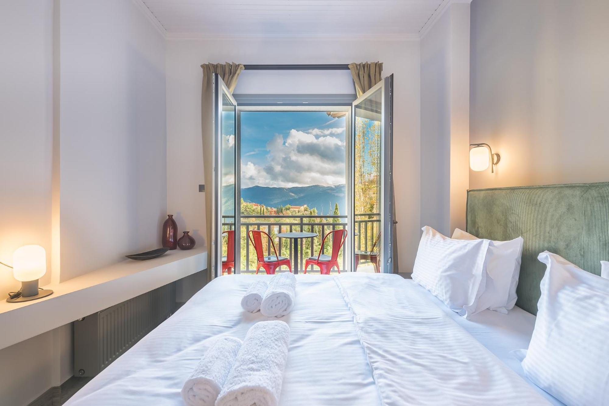 Suite with Mountain View
