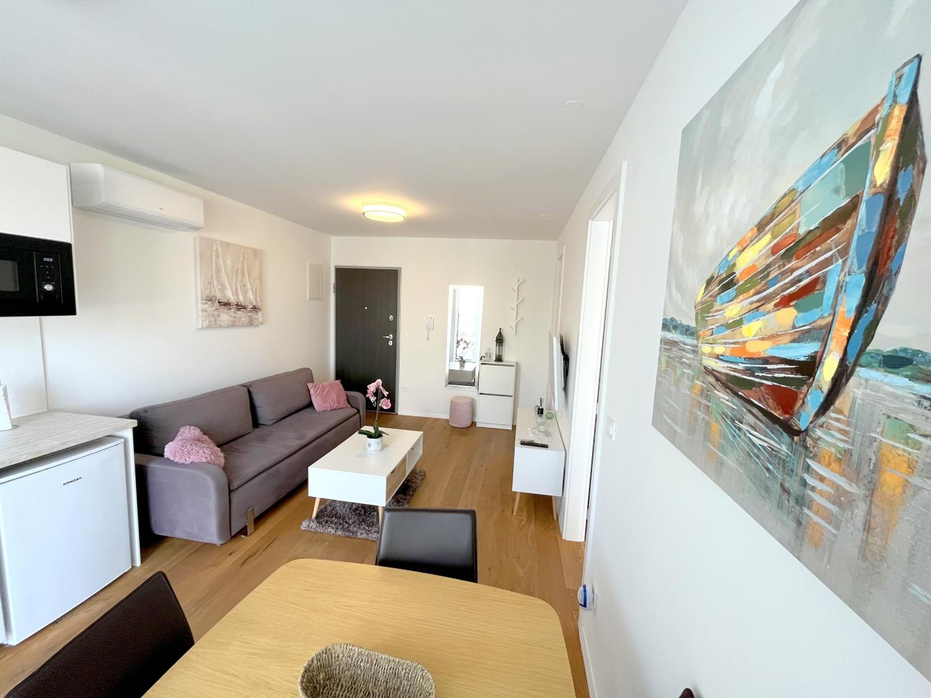 One-Bedroom Apartment with Sea View and Terrace photo 1