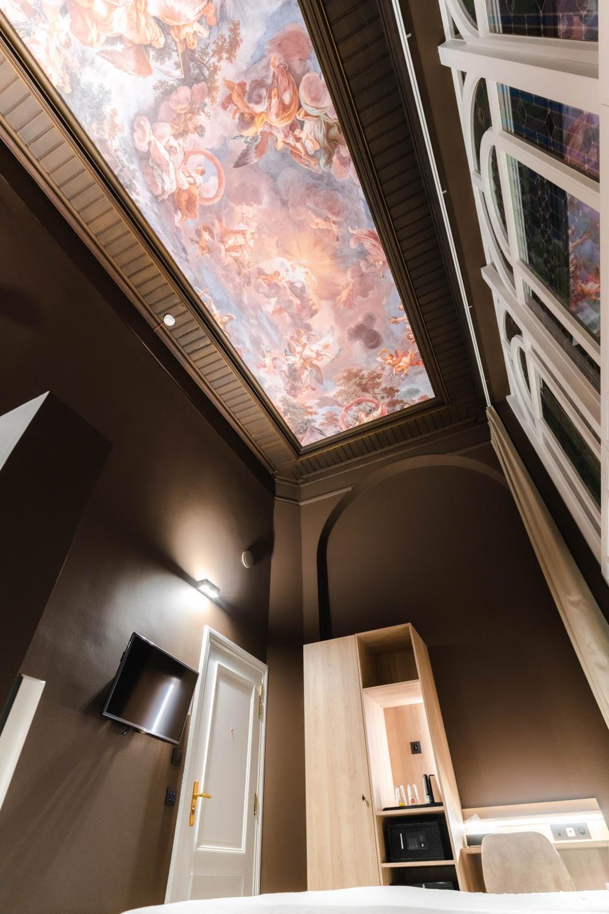 Cozy double with open bathroom - Photo 9