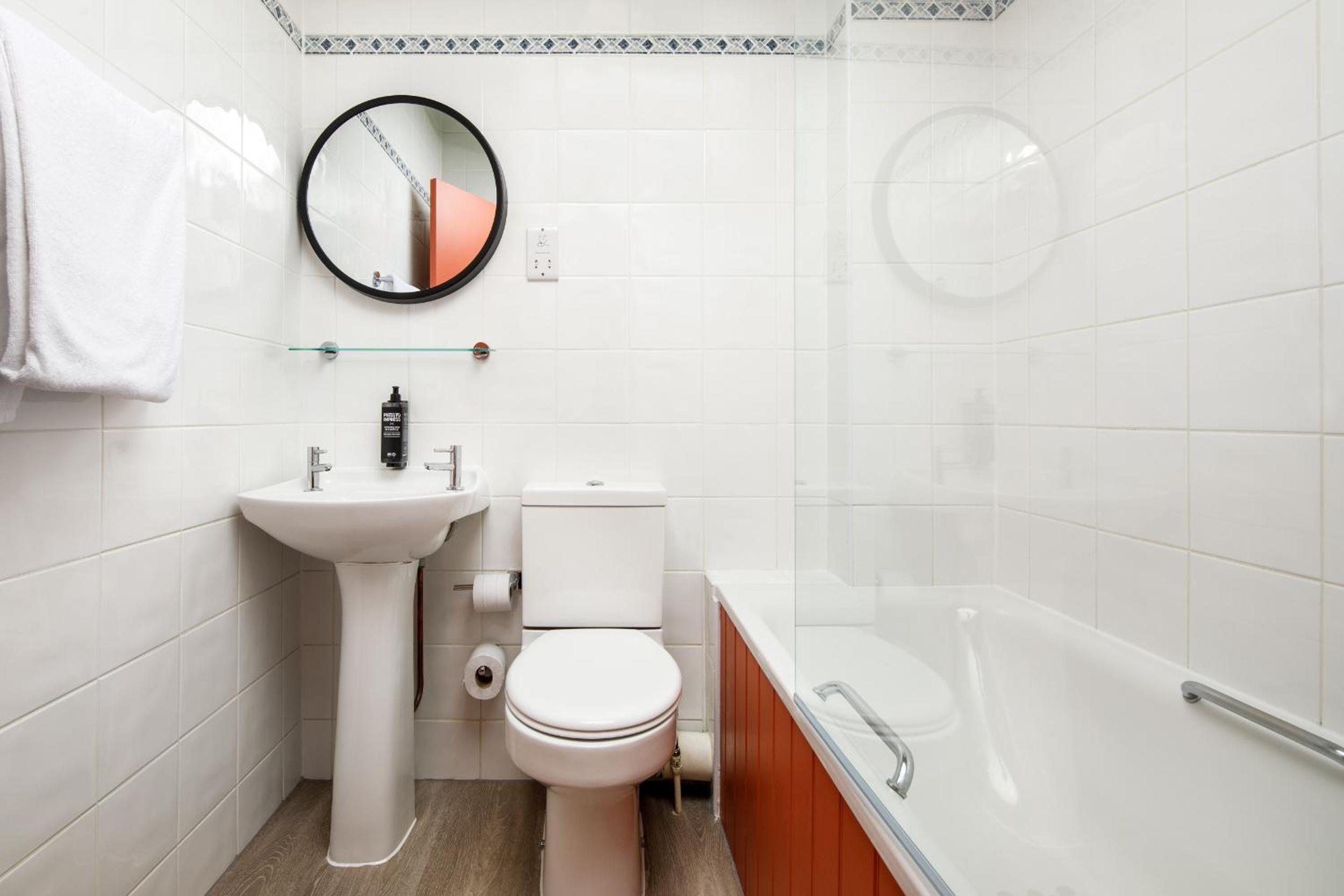 Double Room - Photo 6