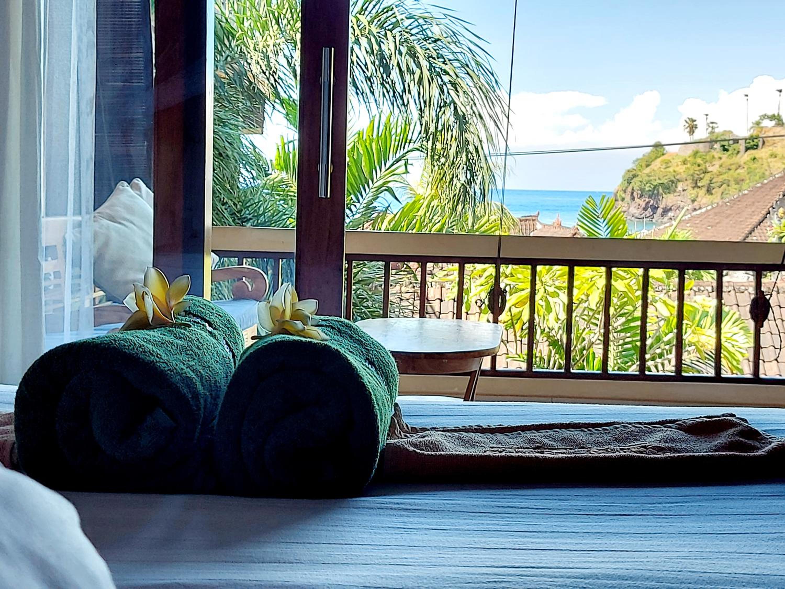 Deluxe Room with Sea View - Photo 16