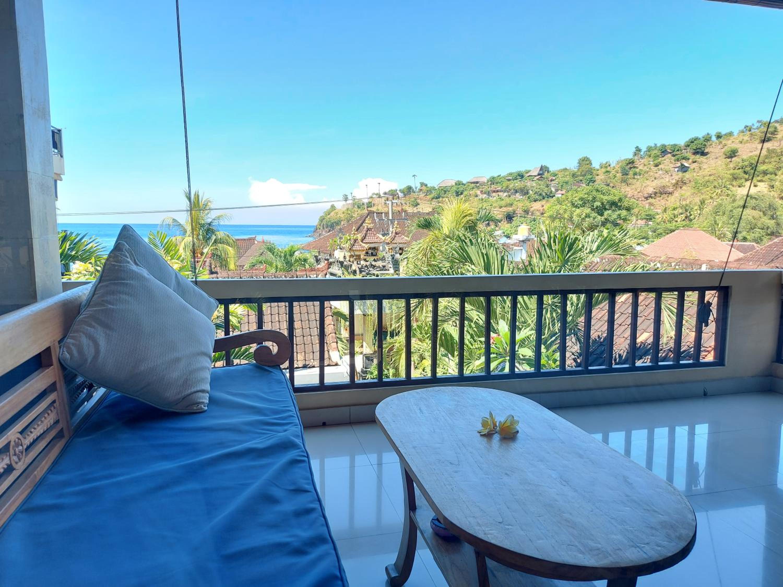 Deluxe Room with Sea View - Photo 12