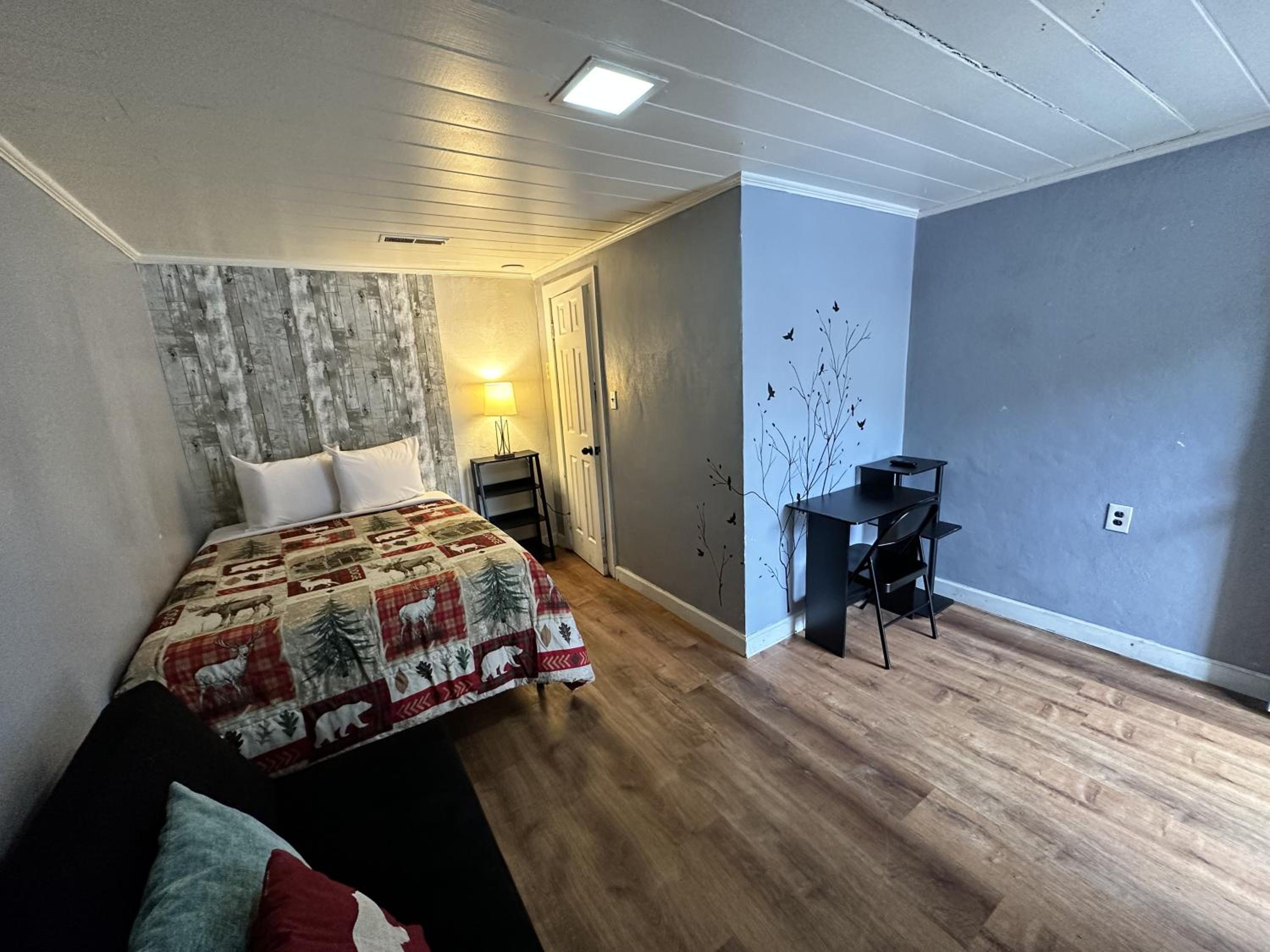 Small Double Room - Photo 1