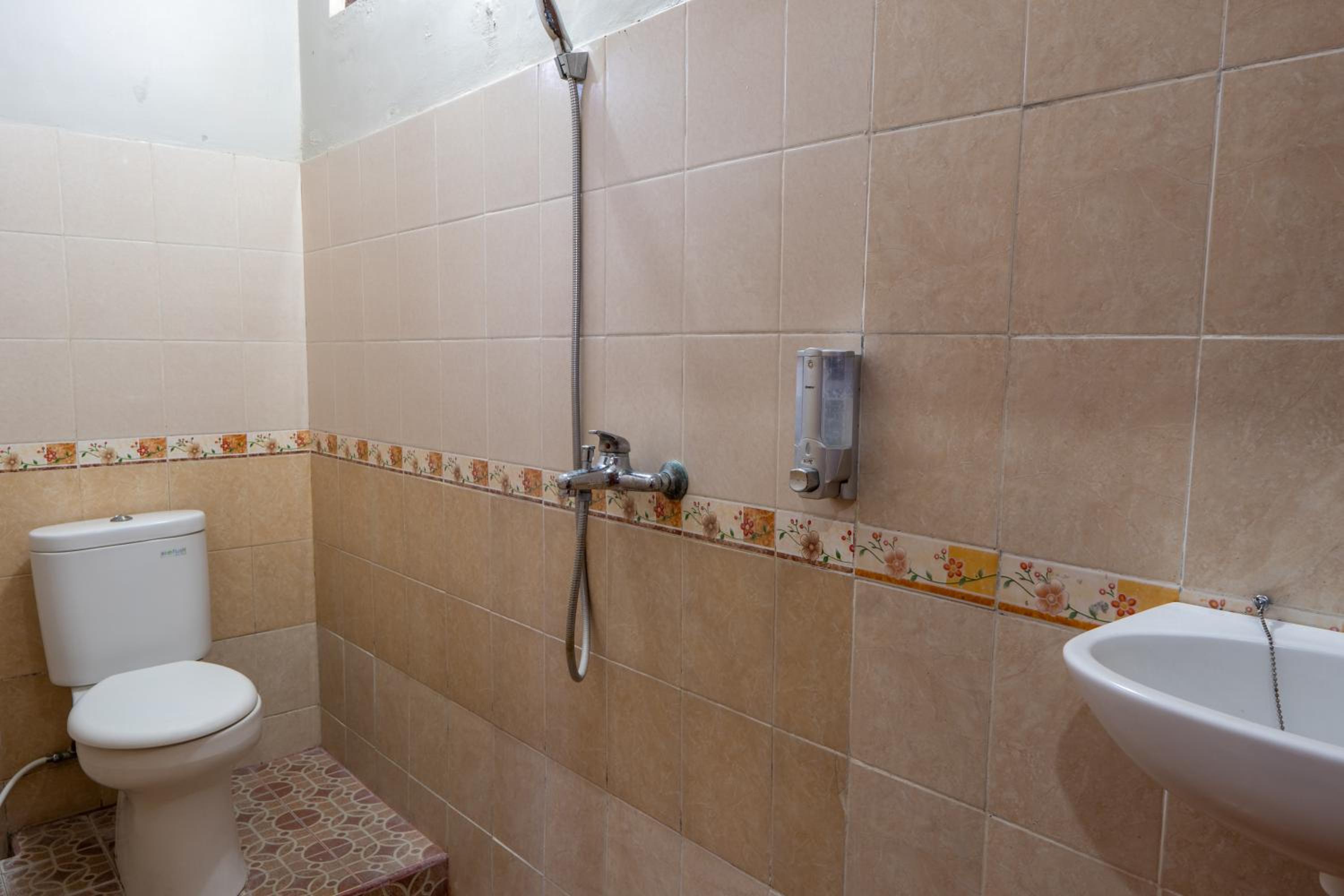 Standard Double Room - Photo 4