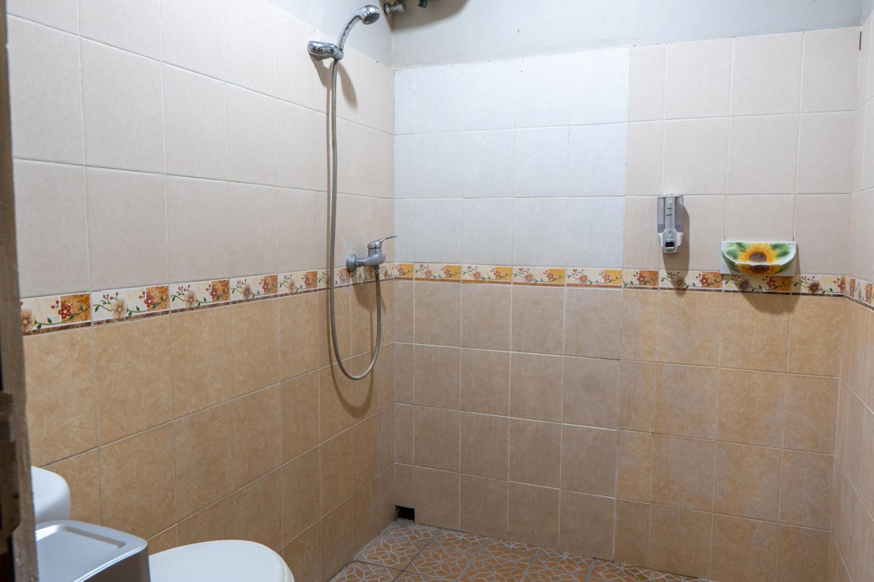 Standard Double Room - Photo 3