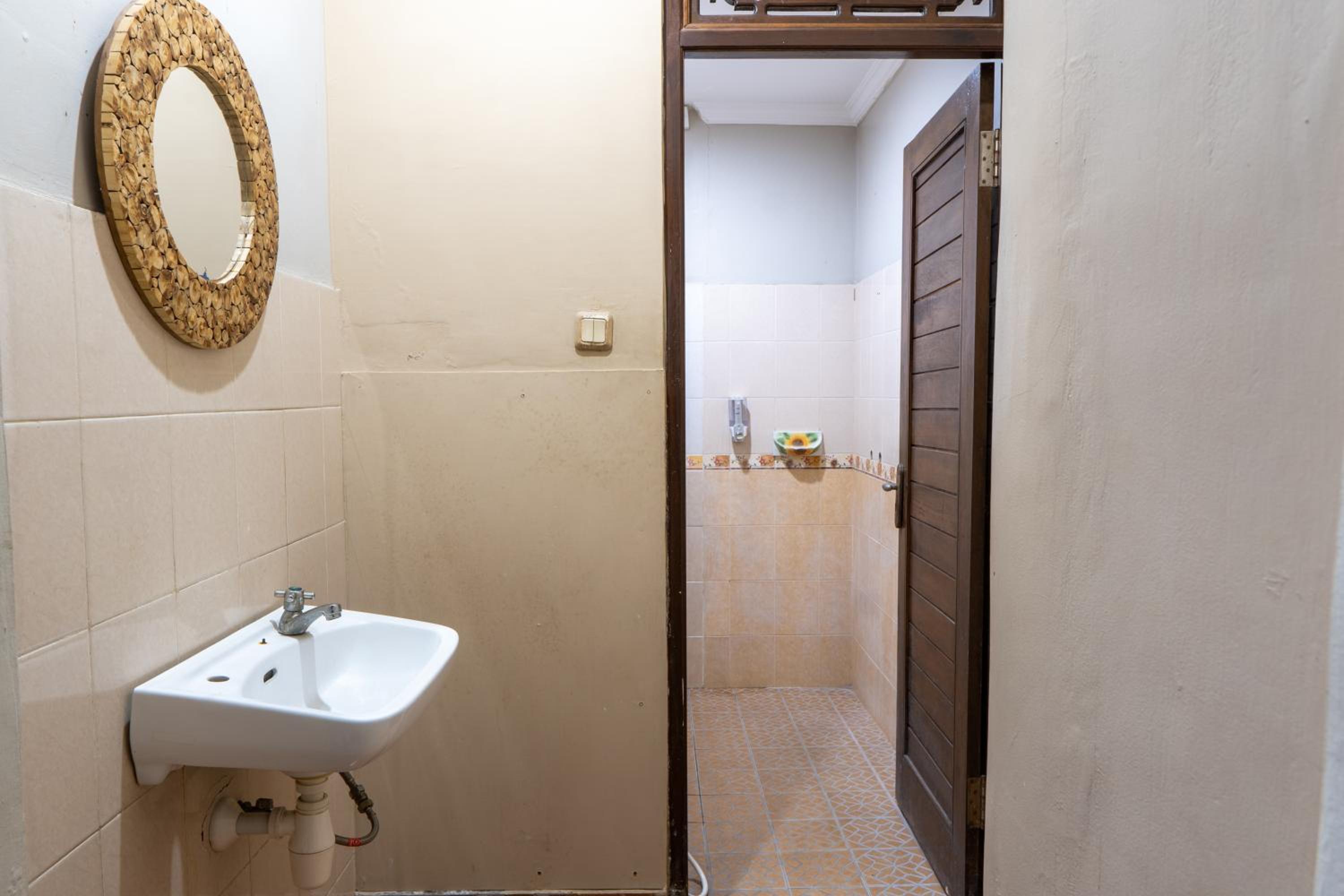 Standard Double Room - Photo 2