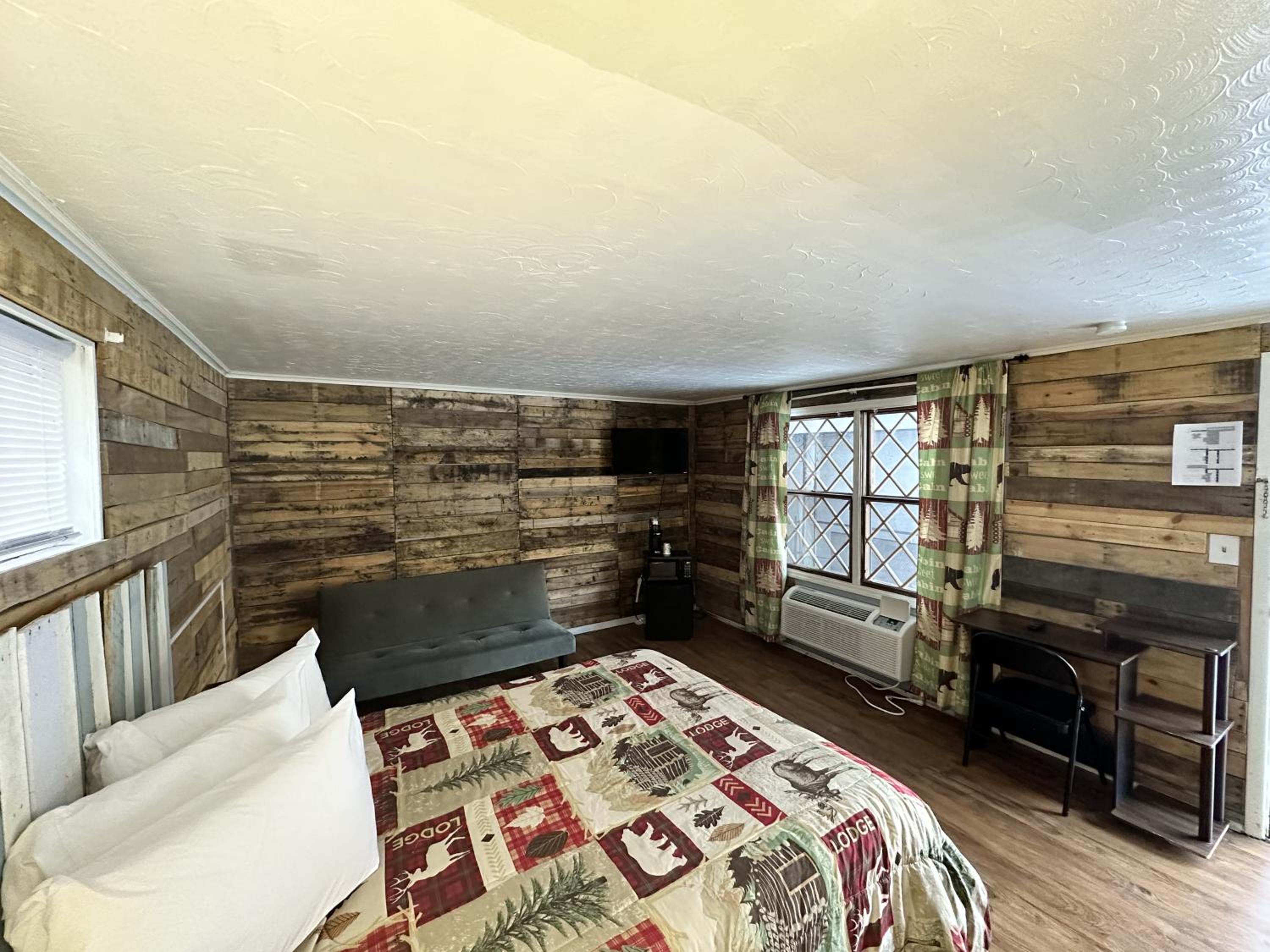 Queen Room - Photo 1