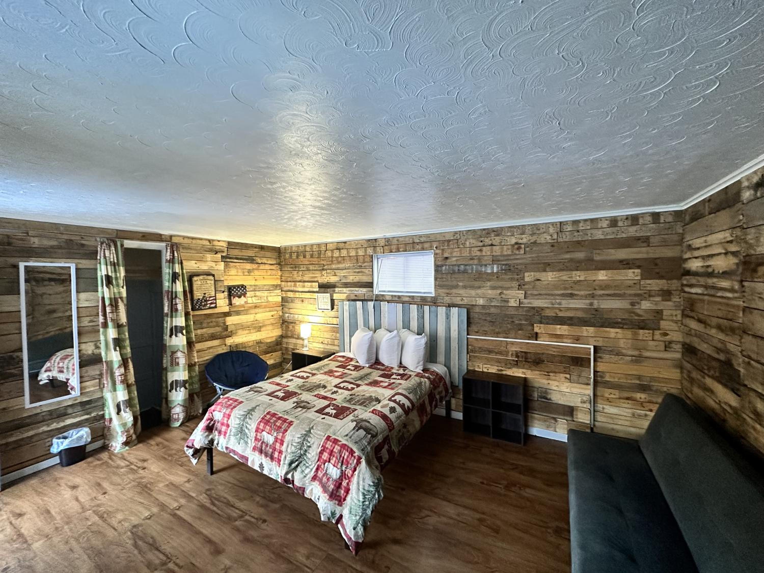Queen Room - Photo 4