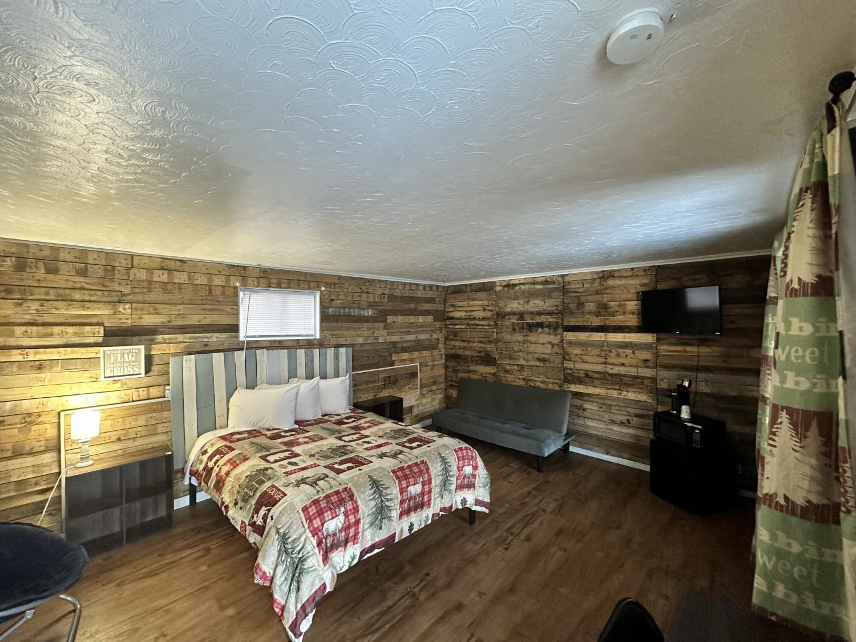 Queen Room - Photo 3