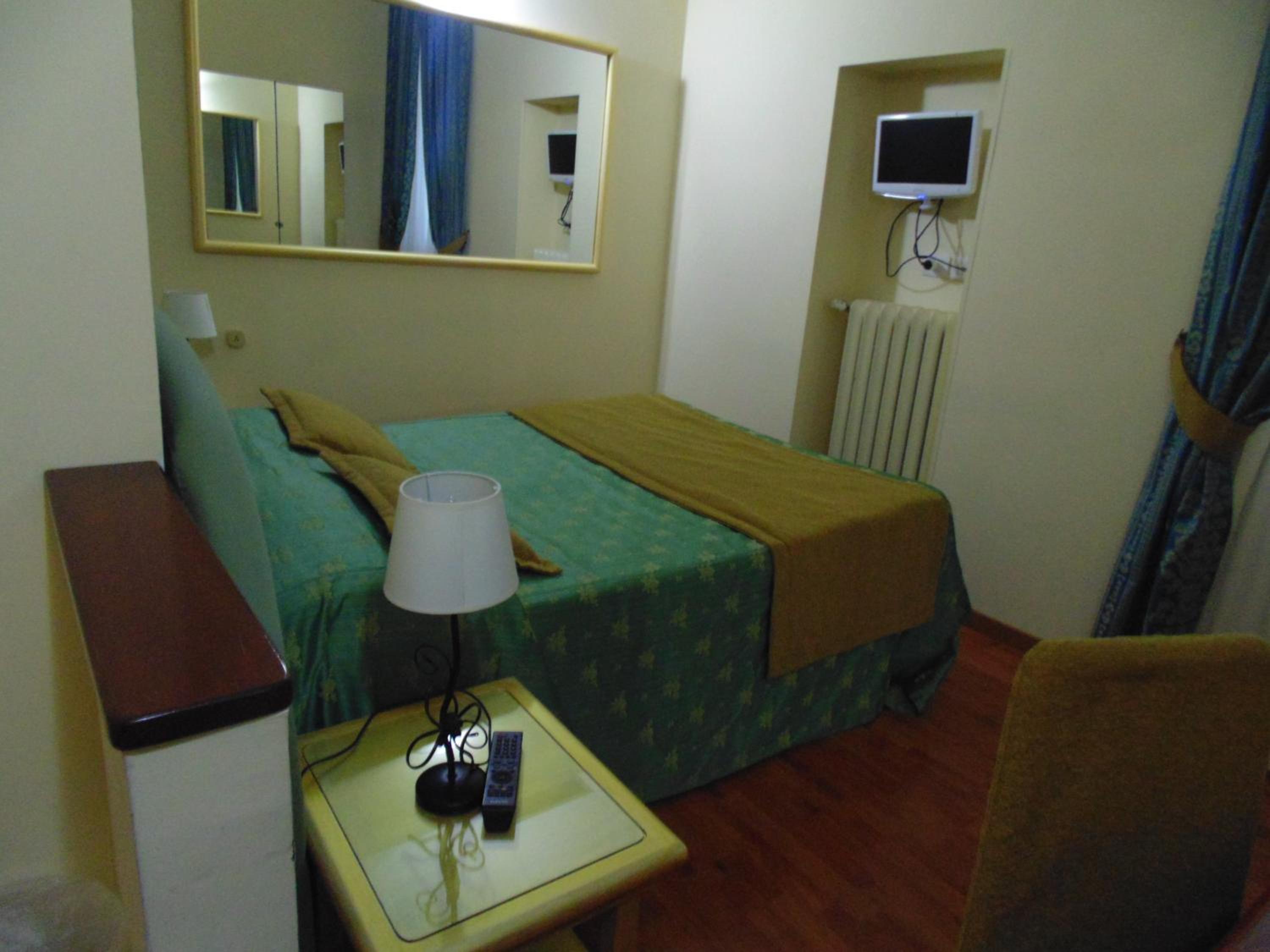 Single Room photo 2