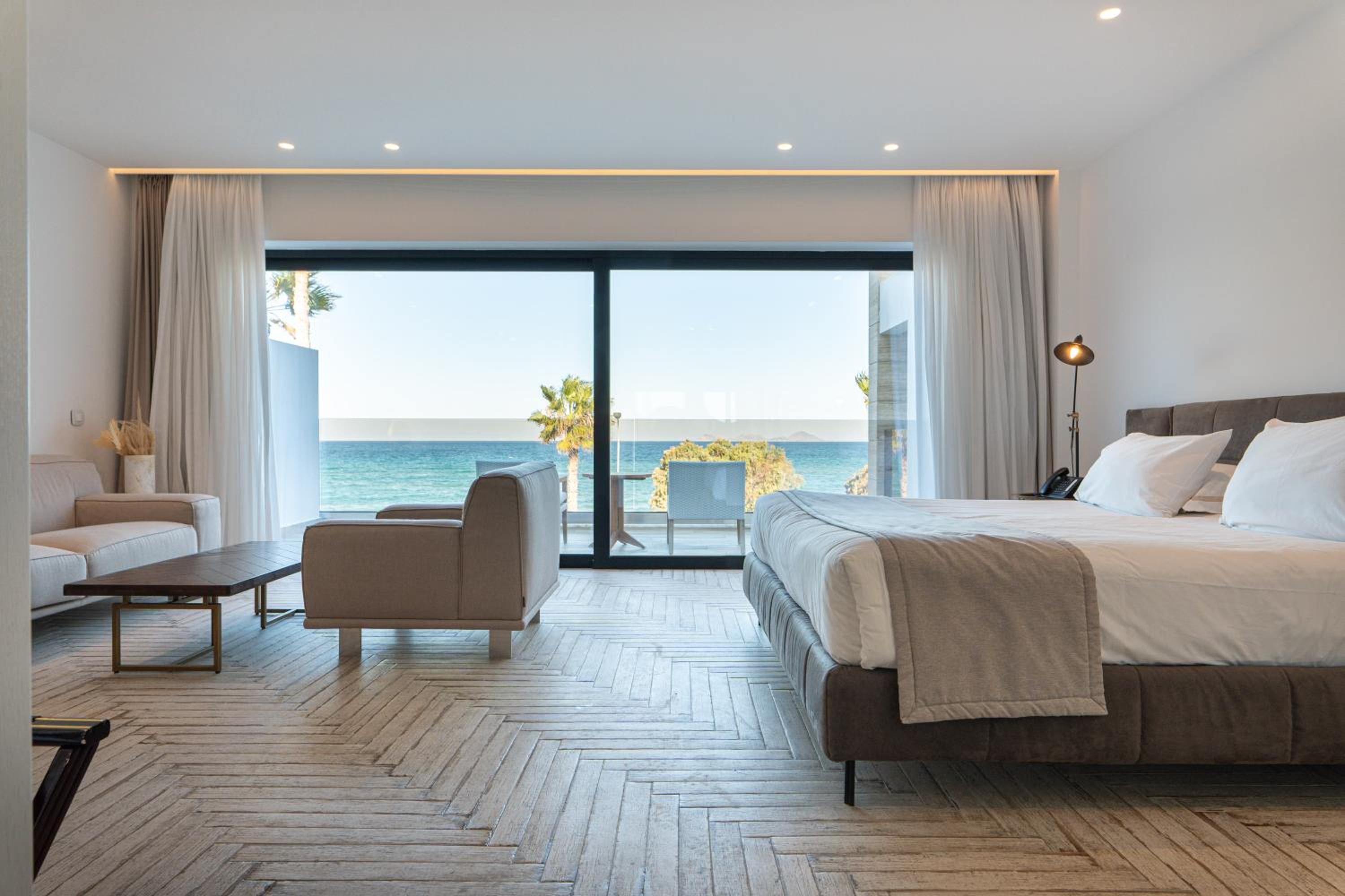 Elegant Suite Sea View photo 2