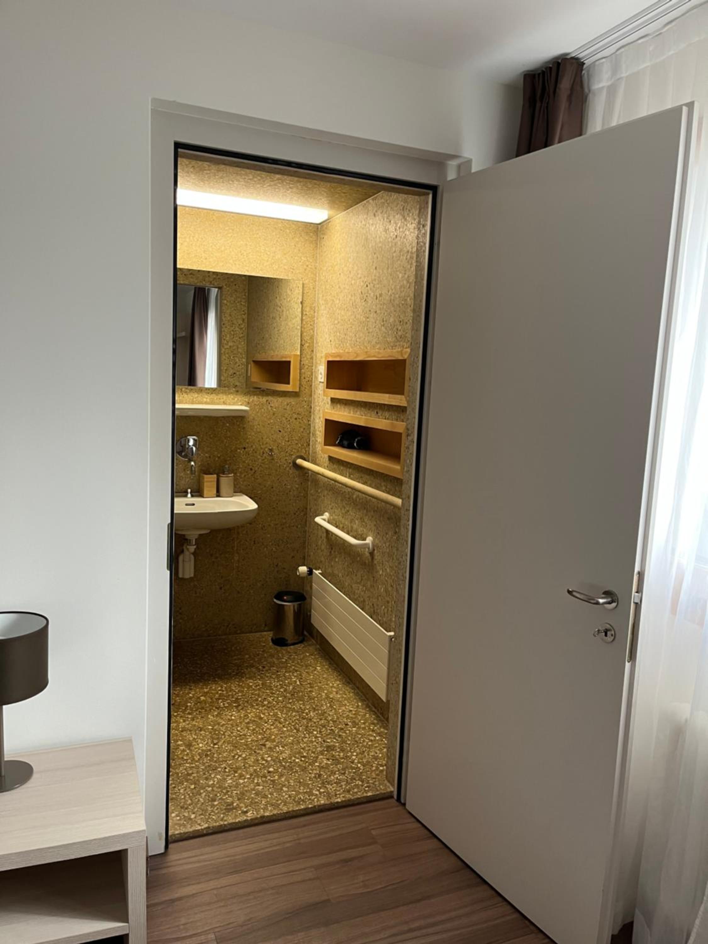 Double Room - Photo 7