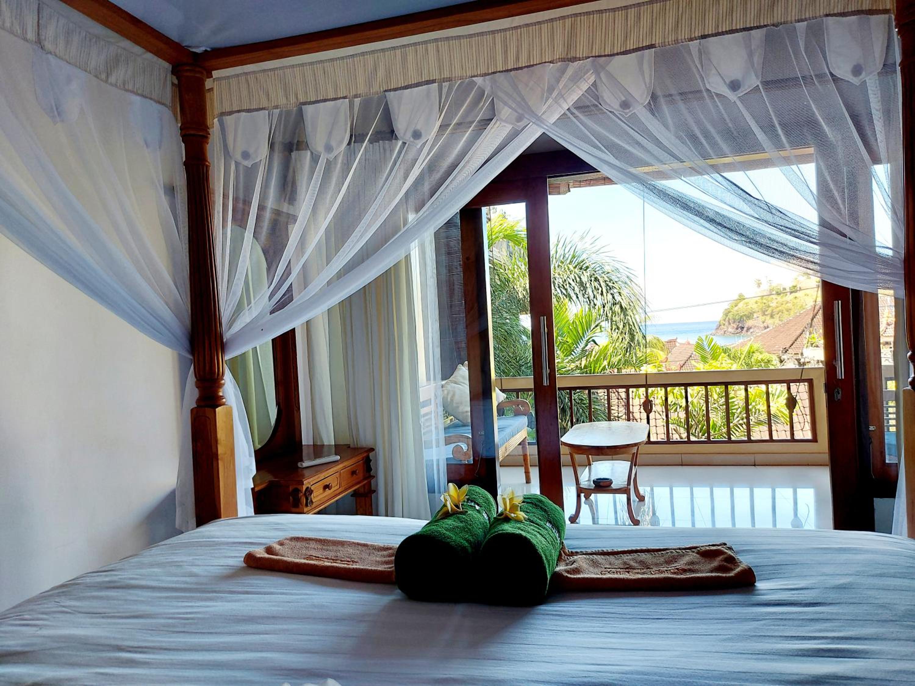 Deluxe Room with Sea View - Photo 9