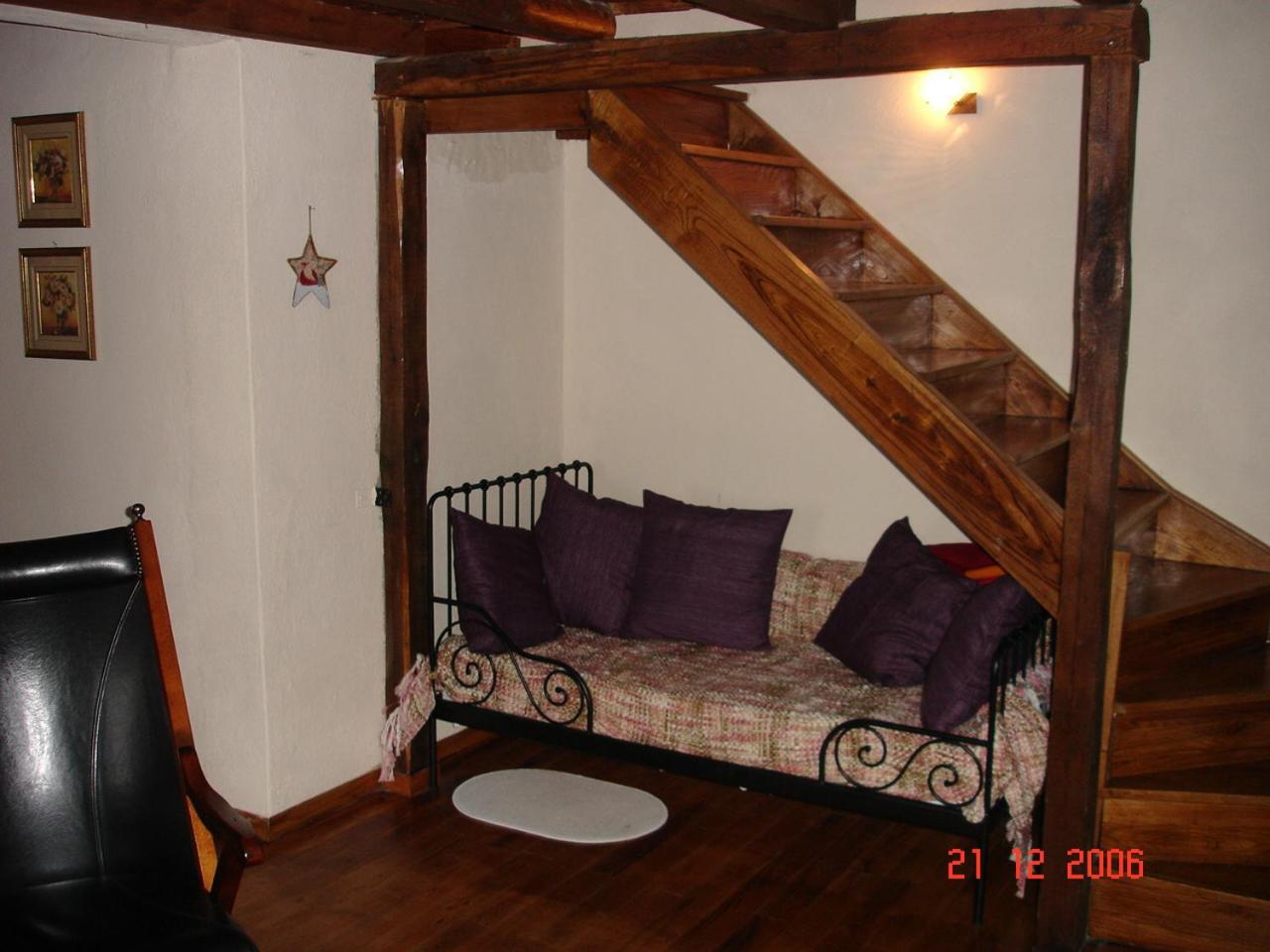 Three-Bedroom House photo 3