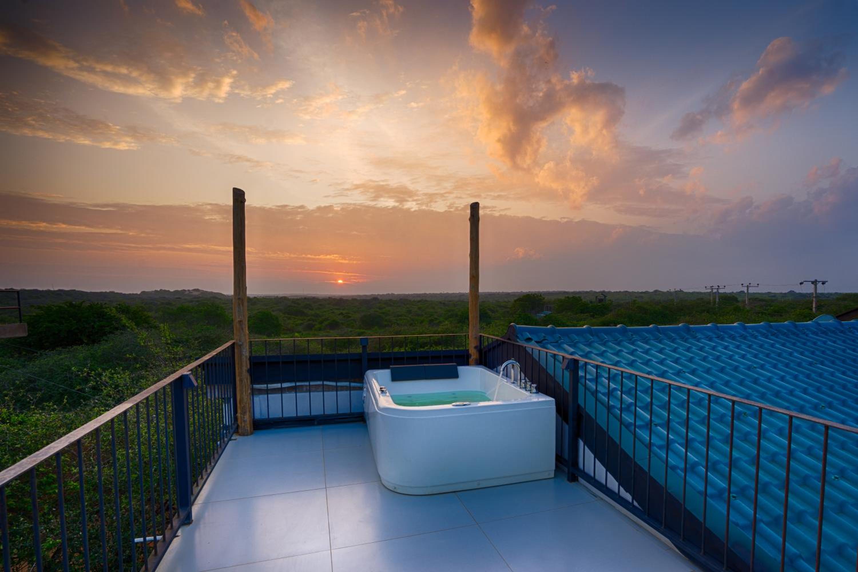 Executive Villa with Rooftop Jacuzzi and Pool - Photo 113