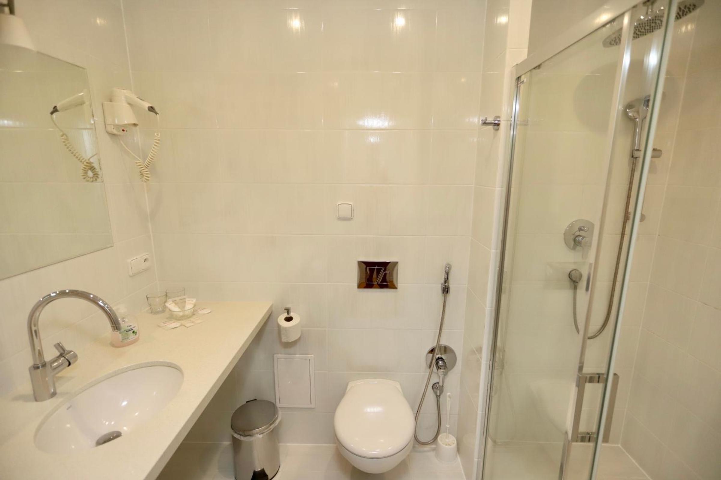 Standard Double Room - Photo 2