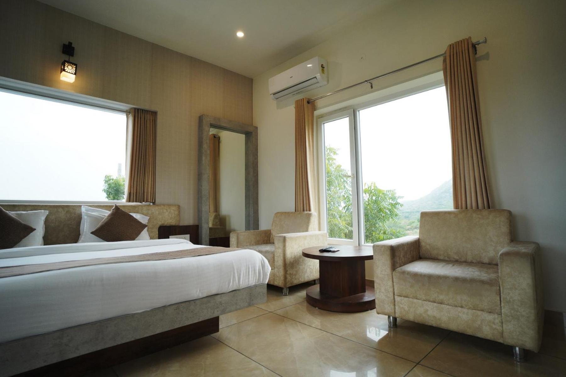 King Room with Garden View - Photo 14