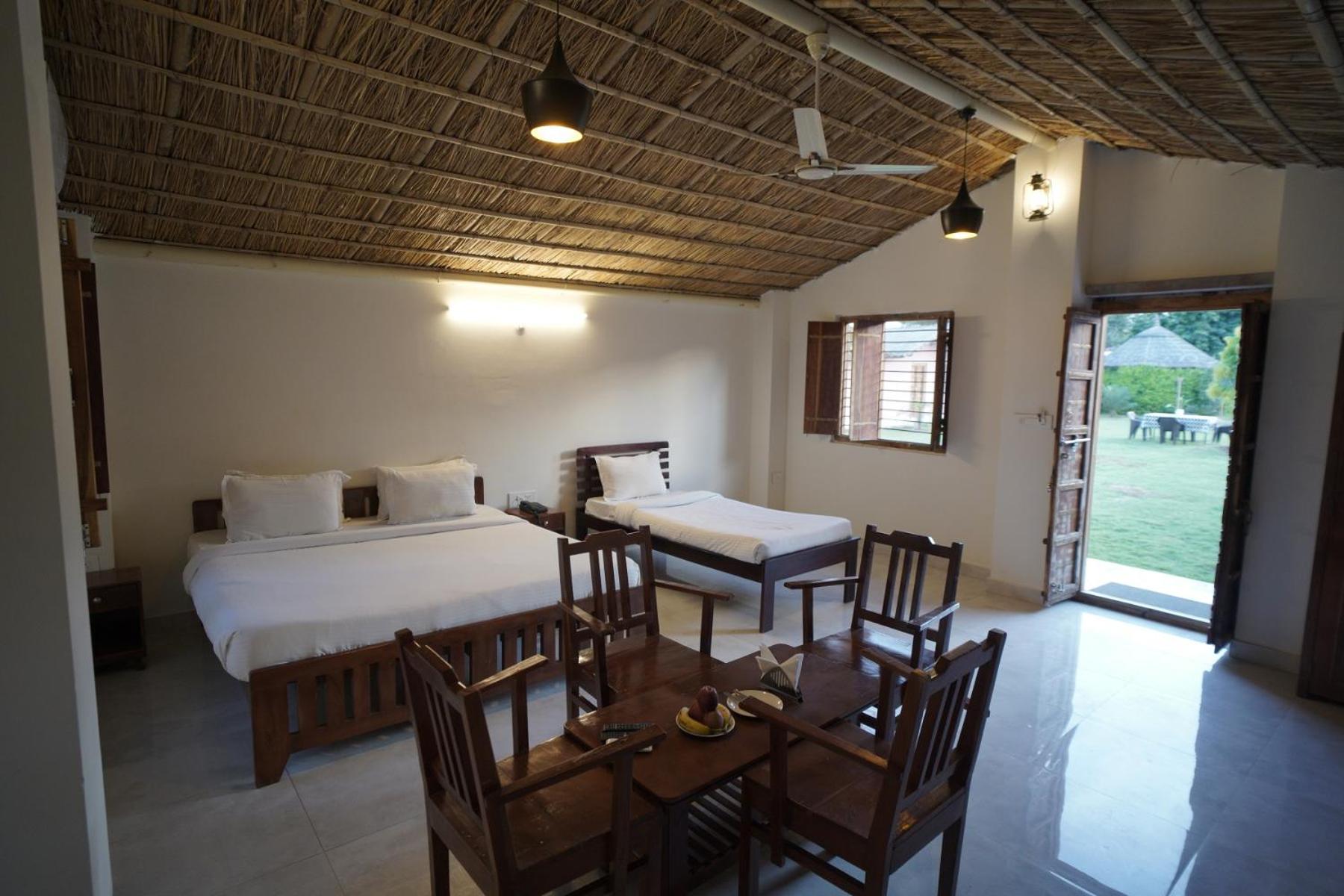Cottage with Garden View - Photo 8