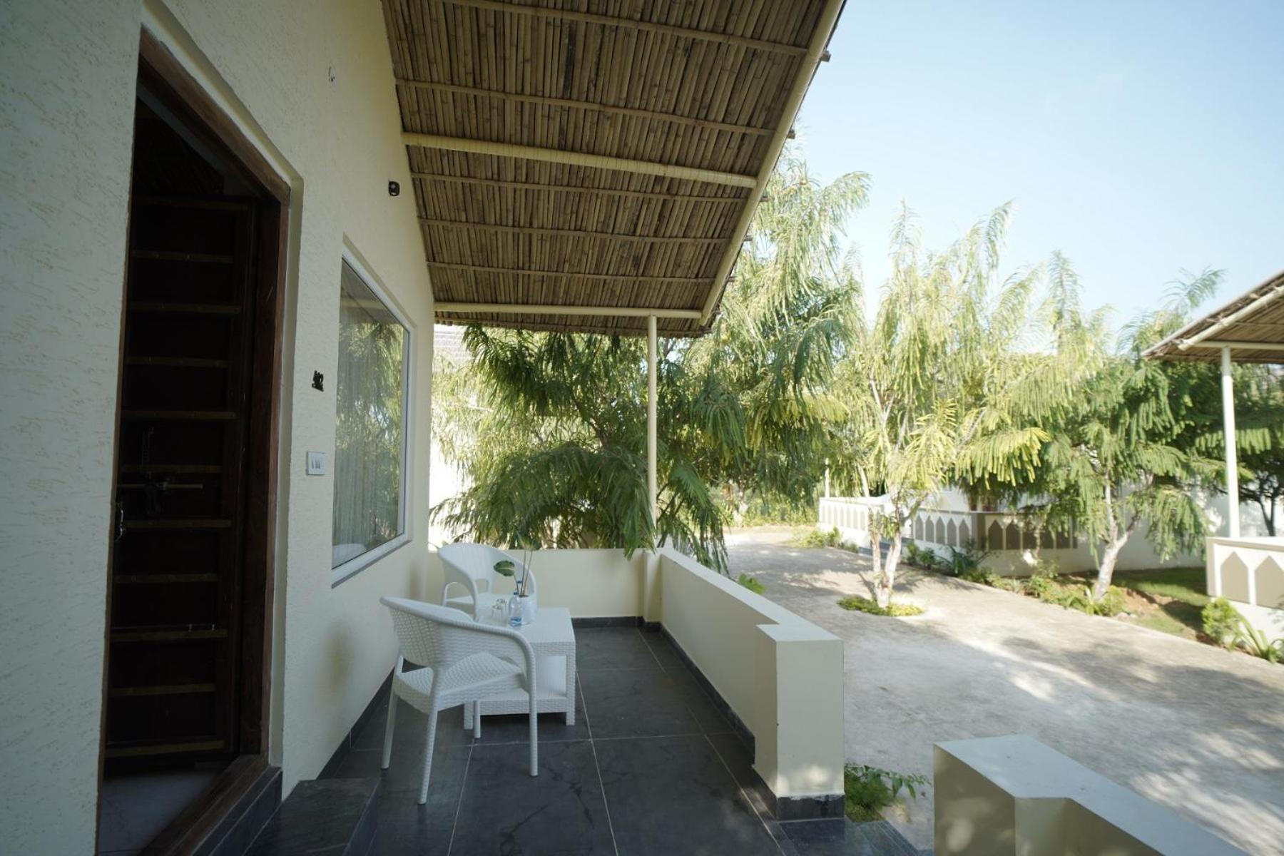 Villa with Private Pool - Photo 18