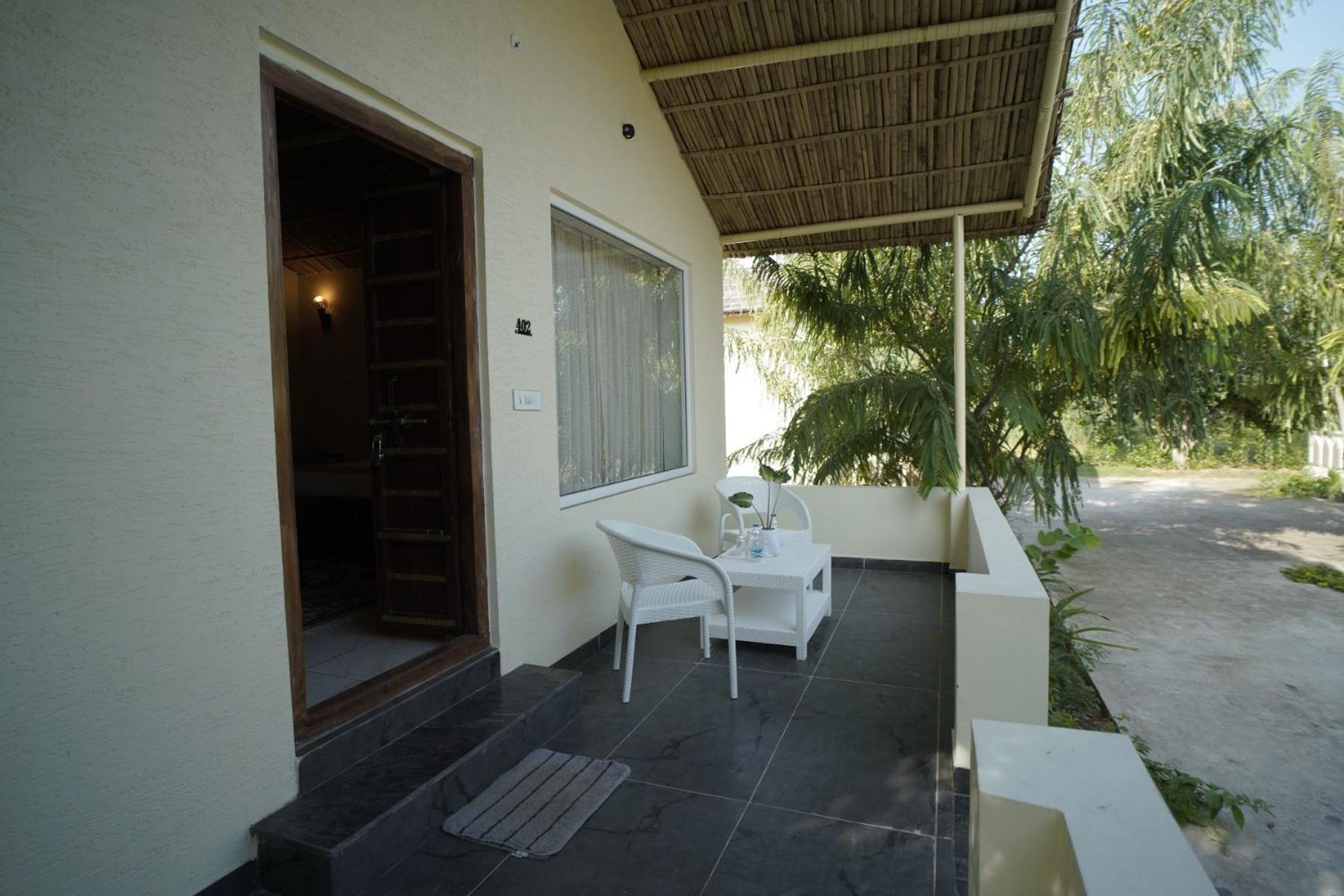 Villa with Private Pool - Photo 15